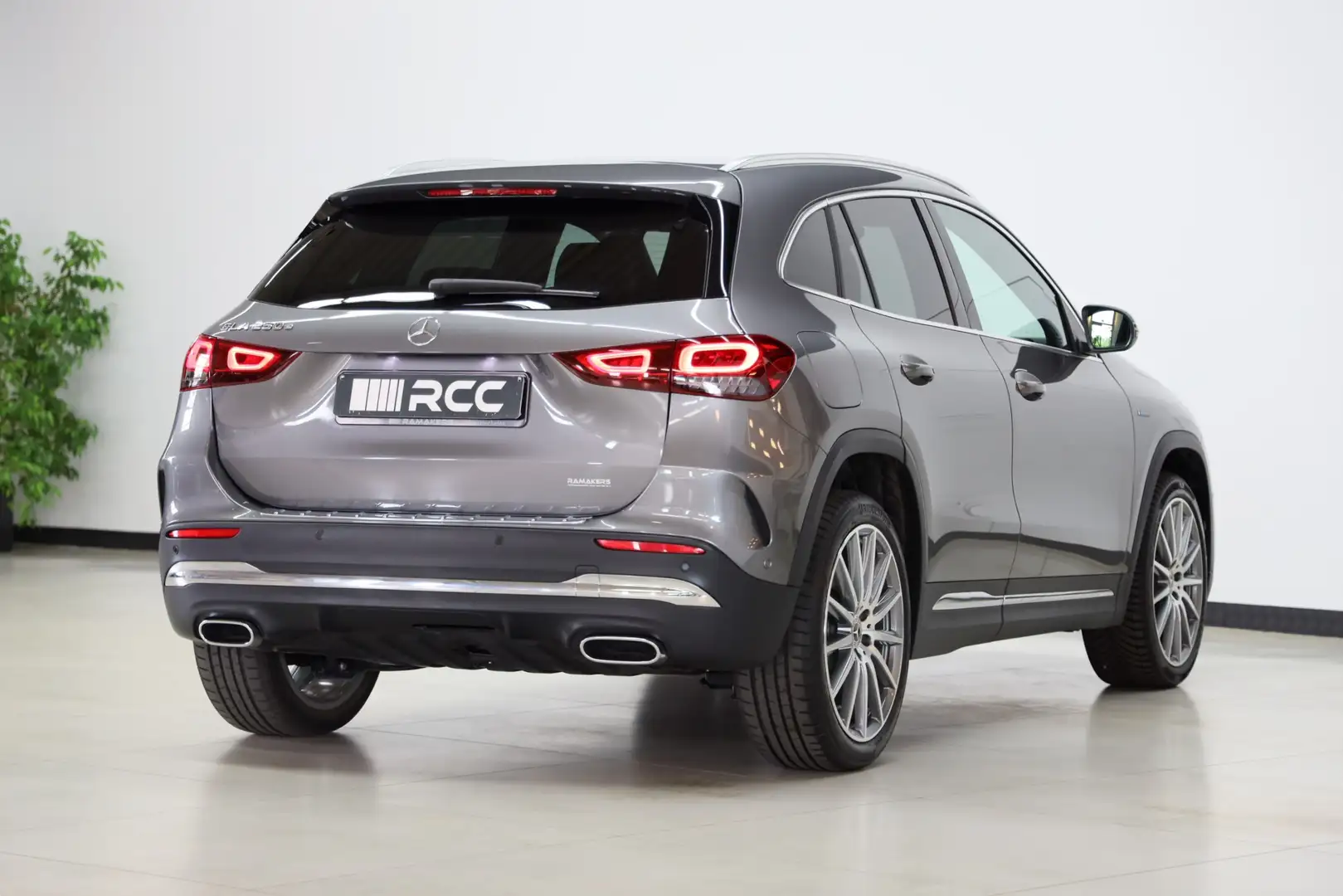 Mercedes-Benz GLA 250 e AMG Line 20" Camera Trekhaak MULTIBEAM-LED Gris - 2