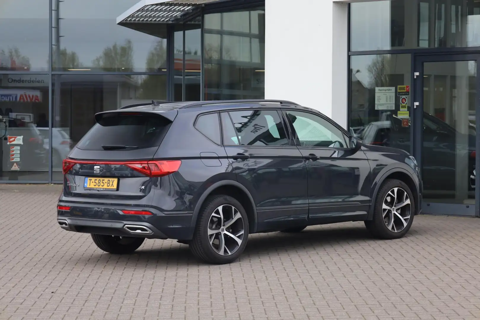 SEAT Tarraco 1.5 TSI FR Business Intense 150PK / 110kW DSG, NL Grijs - 2