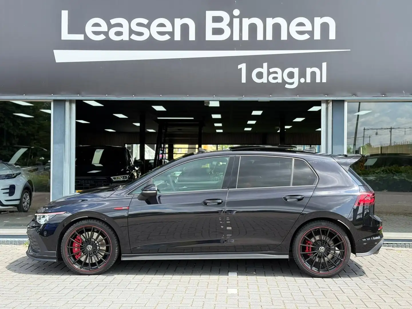 Volkswagen Golf GTI Clubsport 45 Editie Akropovic IQ Light Pano Zwart - 2