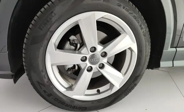 Audi Q2 view 10