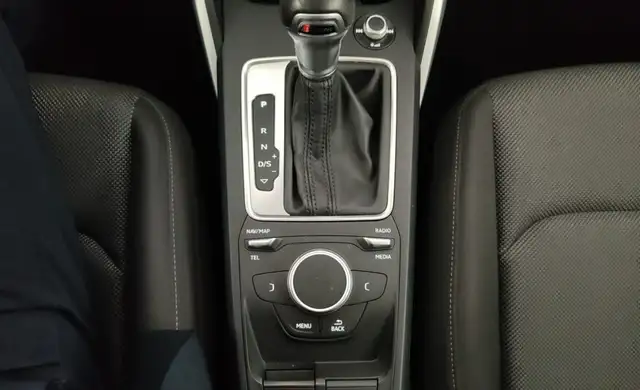 Audi Q2 view 12