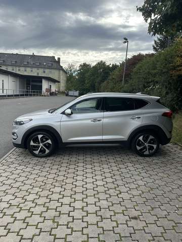 Hyundai TUCSON 2.0 CRDi 4WD Automatik Premium