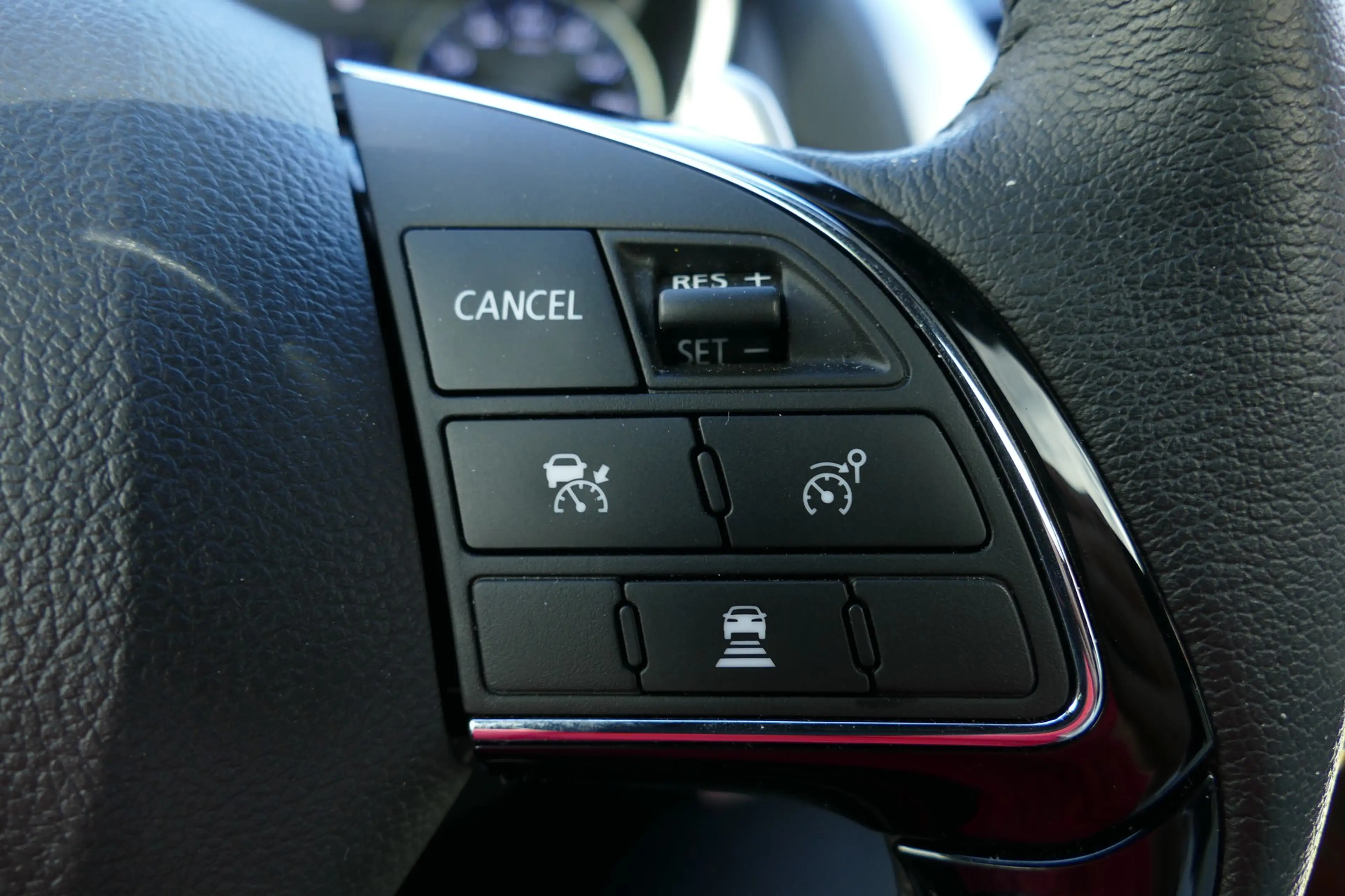 Mitsubishi Eclipse Cross 2.4 Hybrid Top 4WD AWD ACC 360° — photo 10