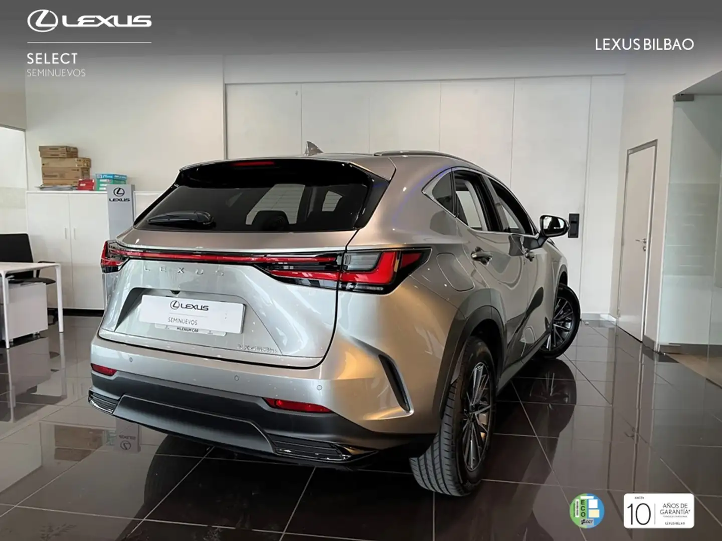 Lexus NX 450h+ Premium+ 4WD Срібний - 2