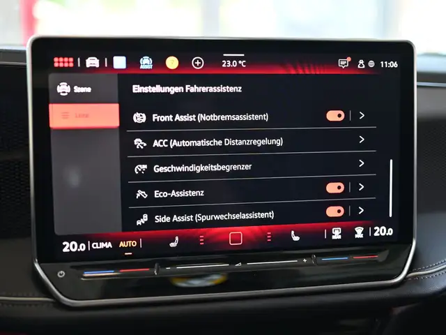 Volkswagen Passat view 21