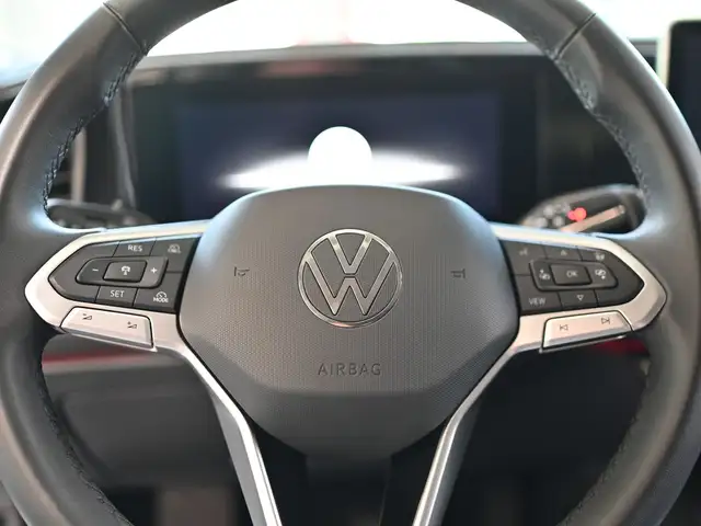 Volkswagen Passat view 16