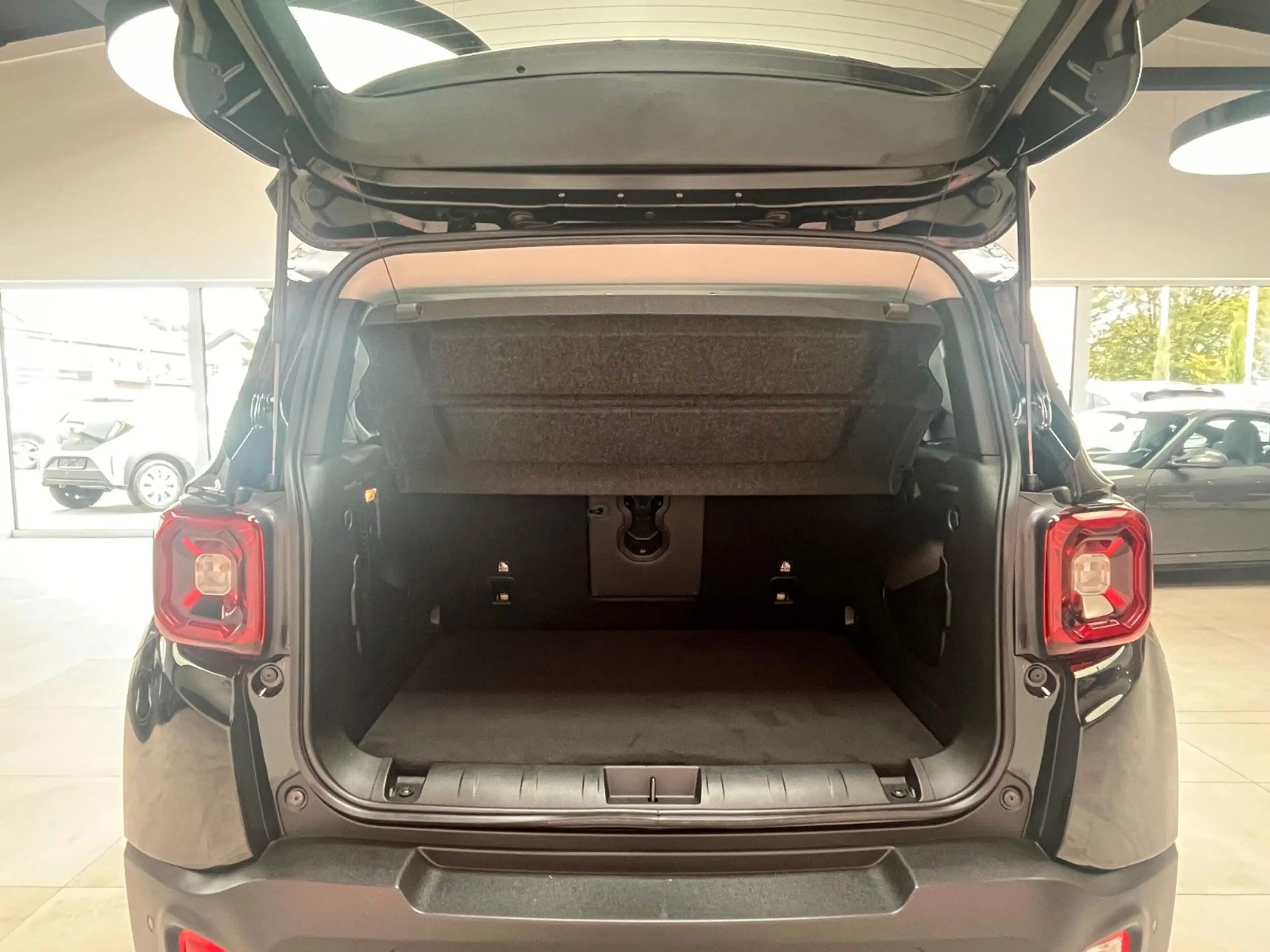 Jeep Renegade 1.5 Mild-Hybrid FWD Summit*Pano*Leder — photo 7