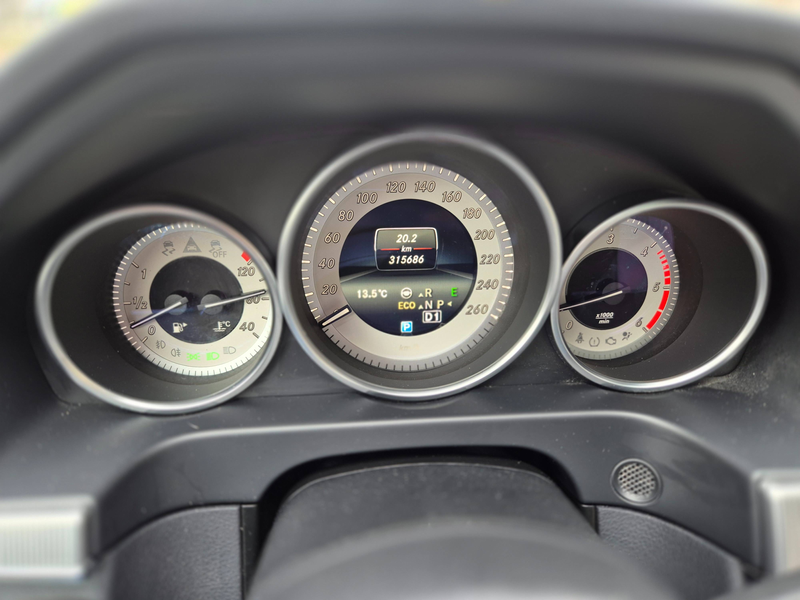 Mercedes-Benz E 350 E 350 BlueTec 4Matic *Vollausstattung* — photo 15
