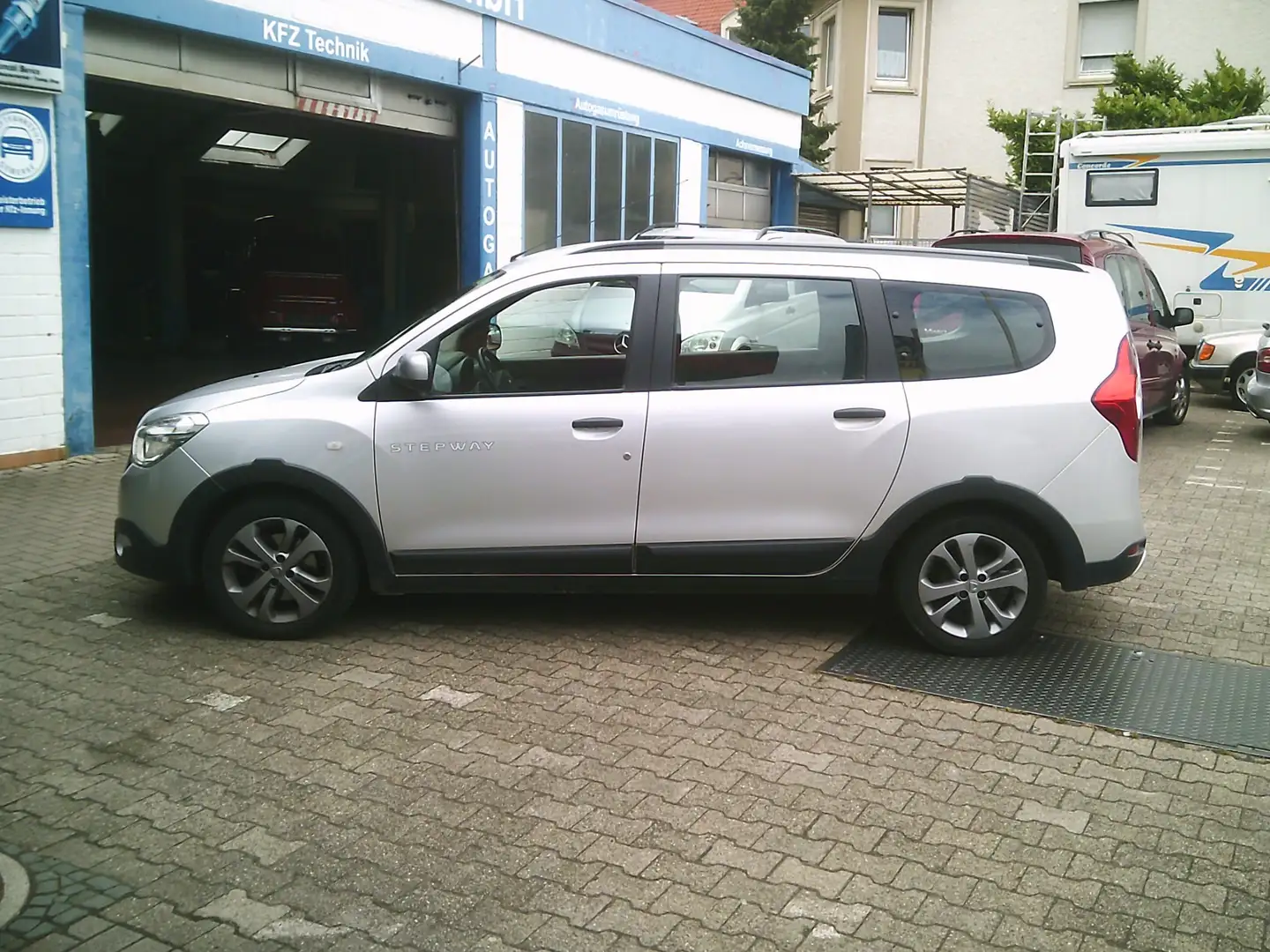 Dacia Lodgy Stepway 7 Sitzer Silber - 2