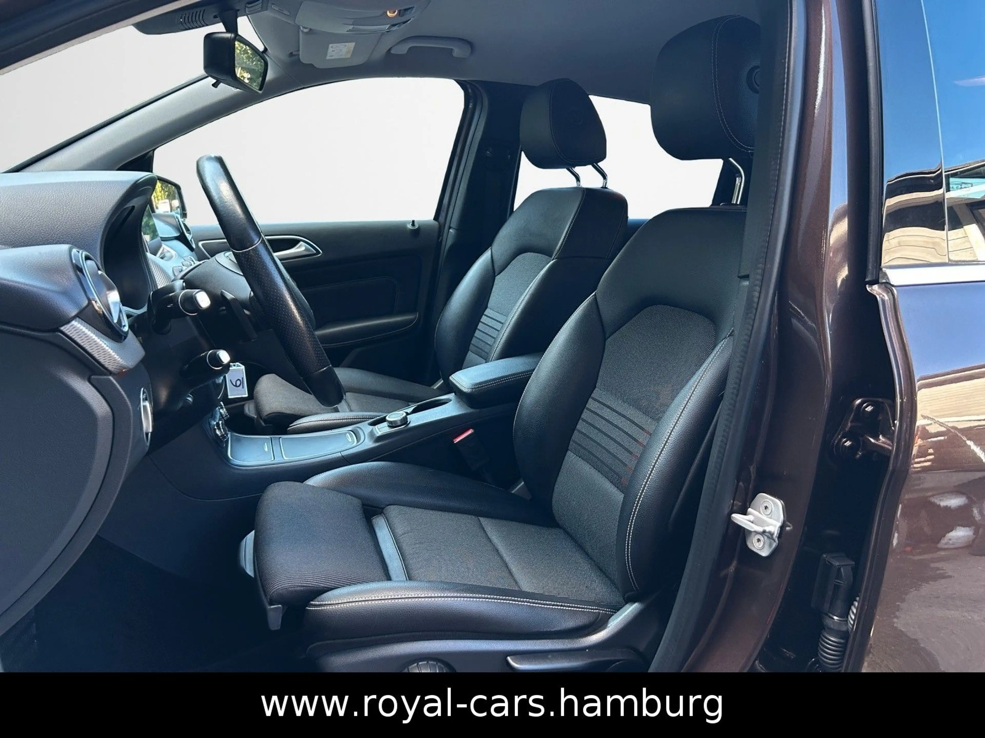 Mercedes-Benz B 200 *KLIMA*PDC*SHZ*LEDER*TEMPOMAT* — photo 10