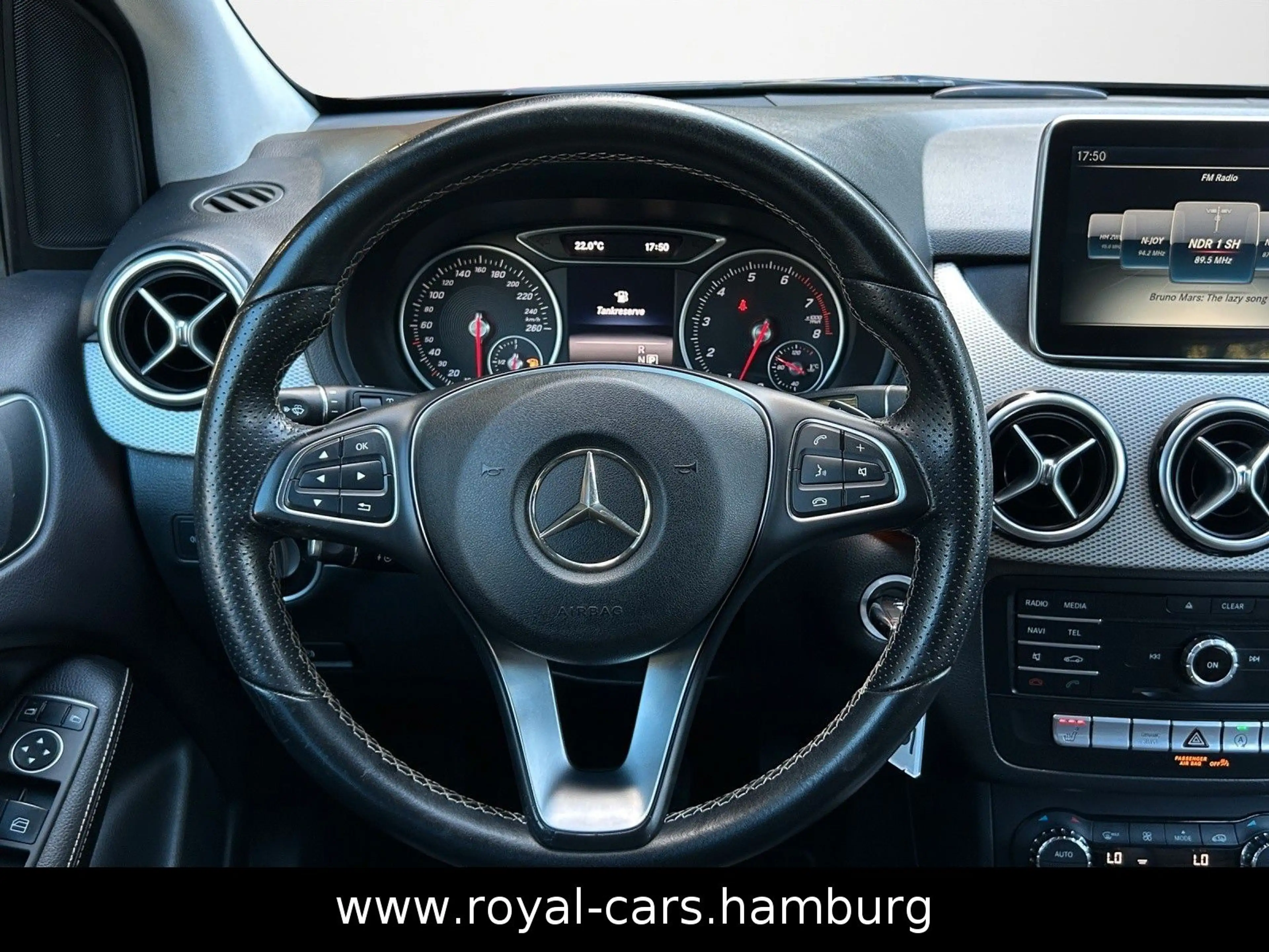 Mercedes-Benz B 200 *KLIMA*PDC*SHZ*LEDER*TEMPOMAT* — photo 16