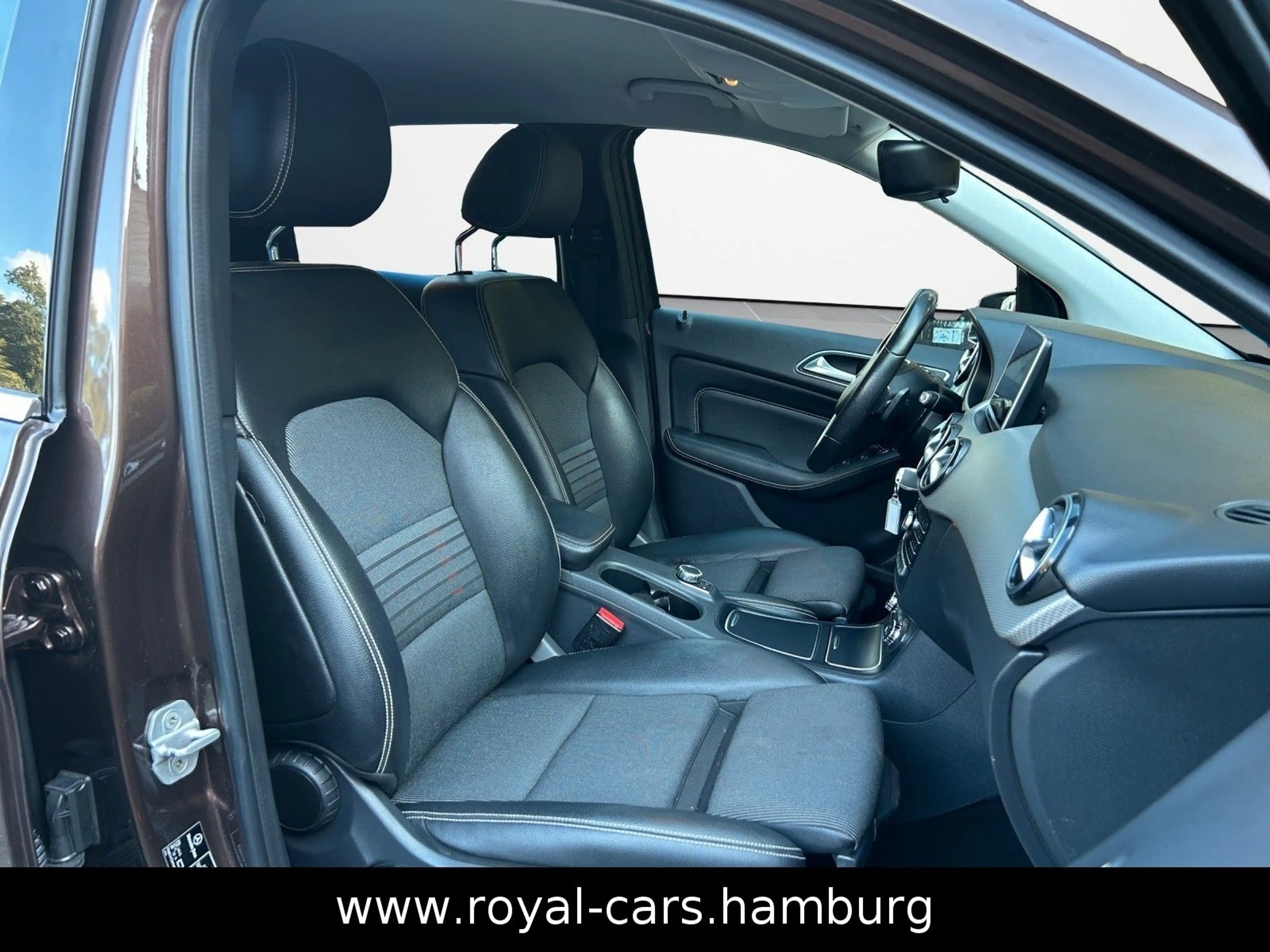 Mercedes-Benz B 200 *KLIMA*PDC*SHZ*LEDER*TEMPOMAT* — photo 13