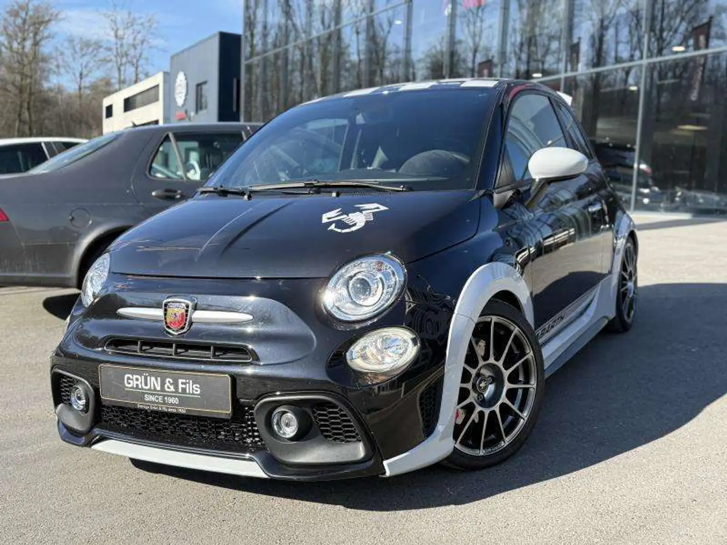 Abarth 695 70th Anniversario 1of1949 *MALUS PAYE Zwart - 2