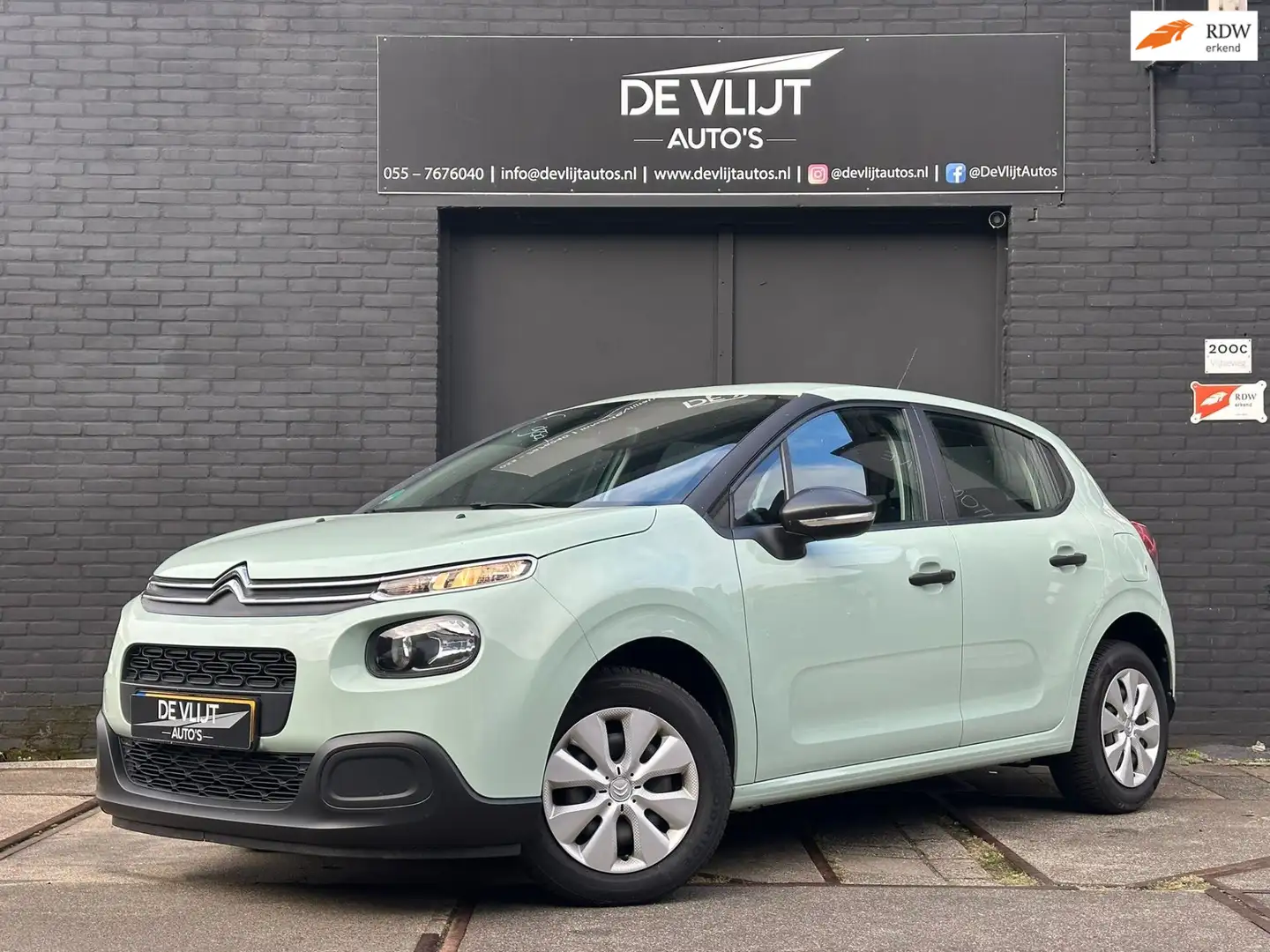 Citroen C3 1.2 PureTech Live | Cv op Afstand | Stuurbekrachti Groen - 1