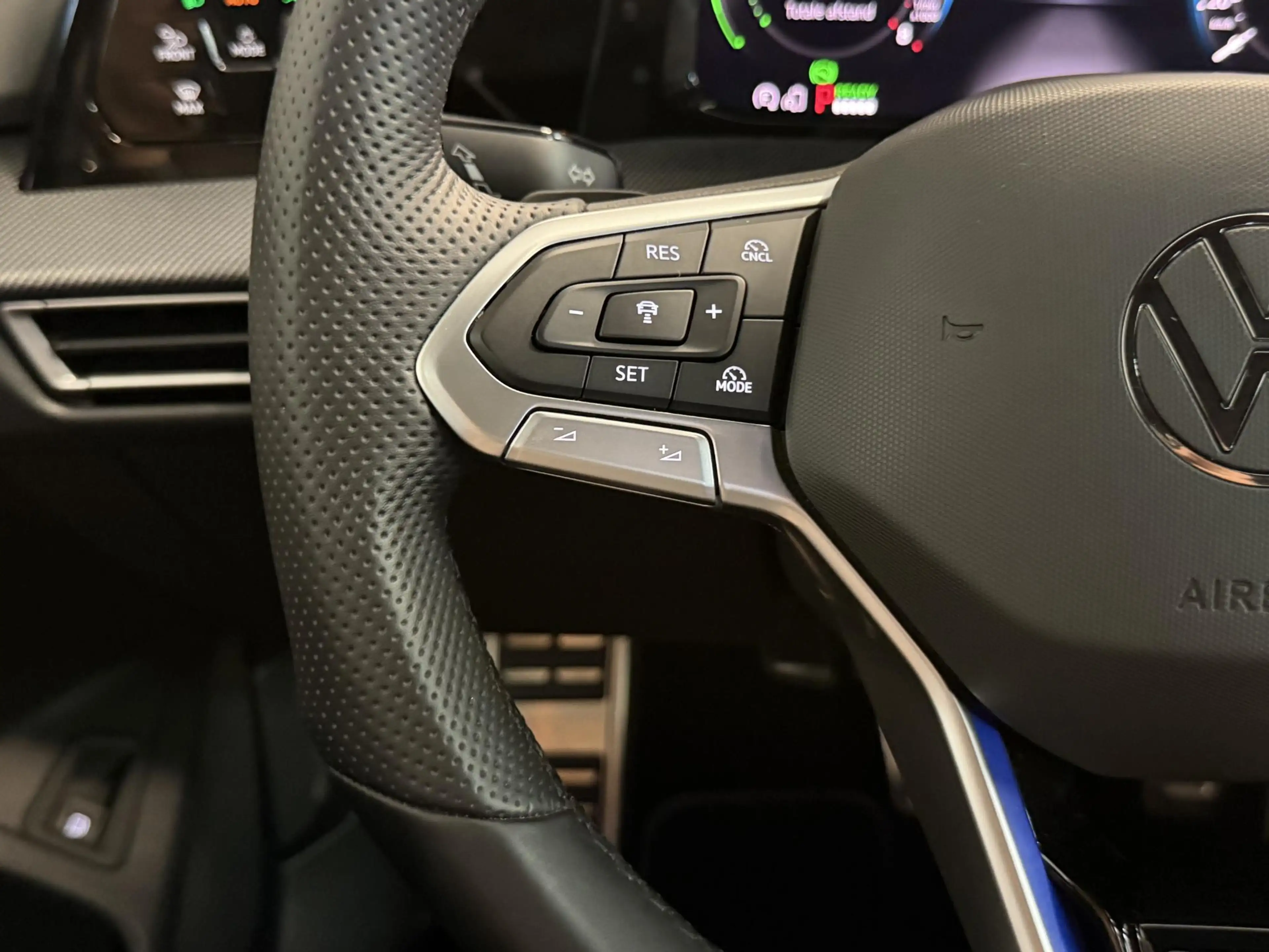 Volkswagen Golf GTE 1.5 eHybrid 272PK SOH 96% | Adaptive cruise | Head — photo 10