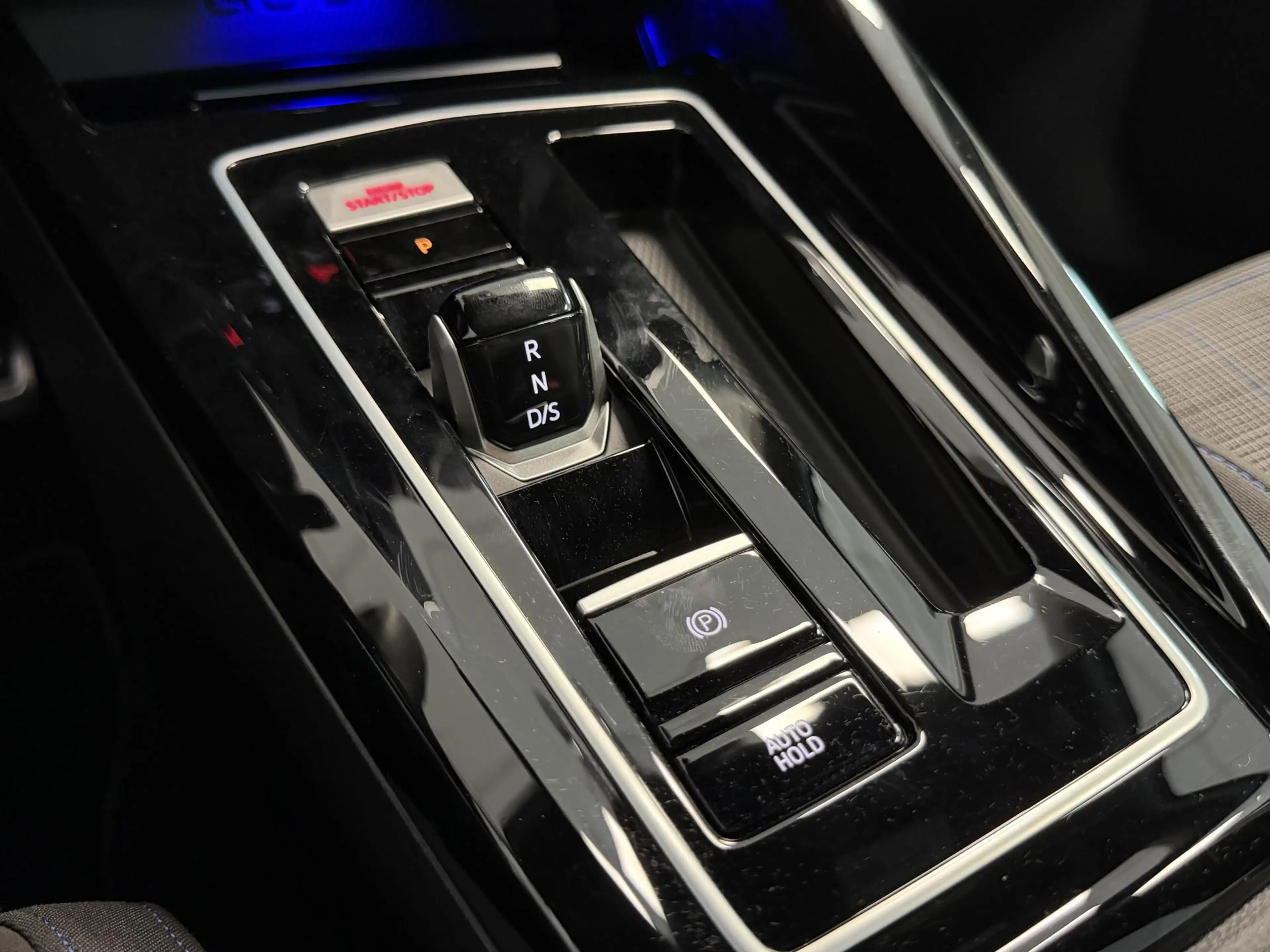 Volkswagen Golf GTE 1.5 eHybrid 272PK SOH 96% | Adaptive cruise | Head — photo 19