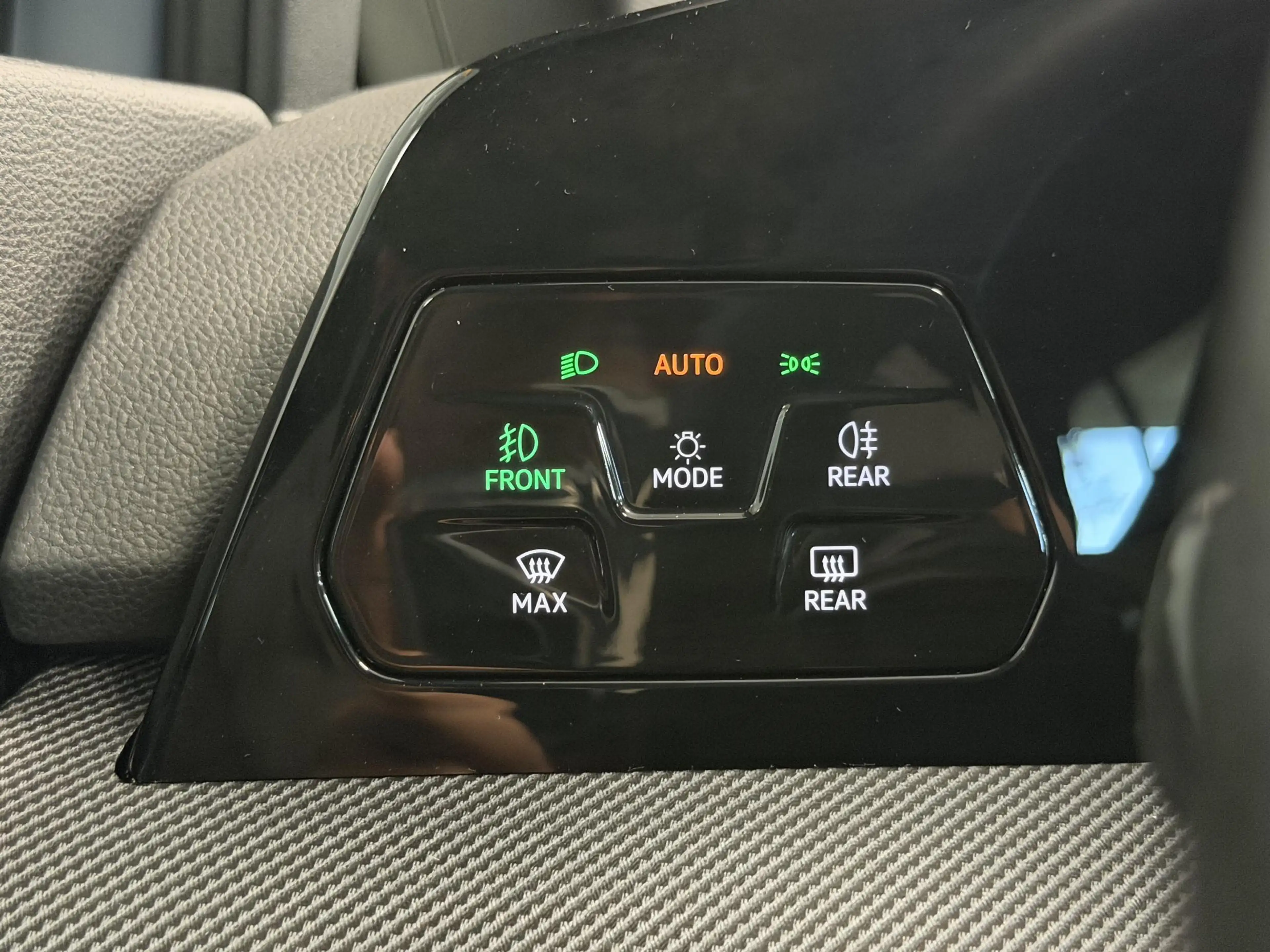 Volkswagen Golf GTE 1.5 eHybrid 272PK SOH 96% | Adaptive cruise | Head — photo 24