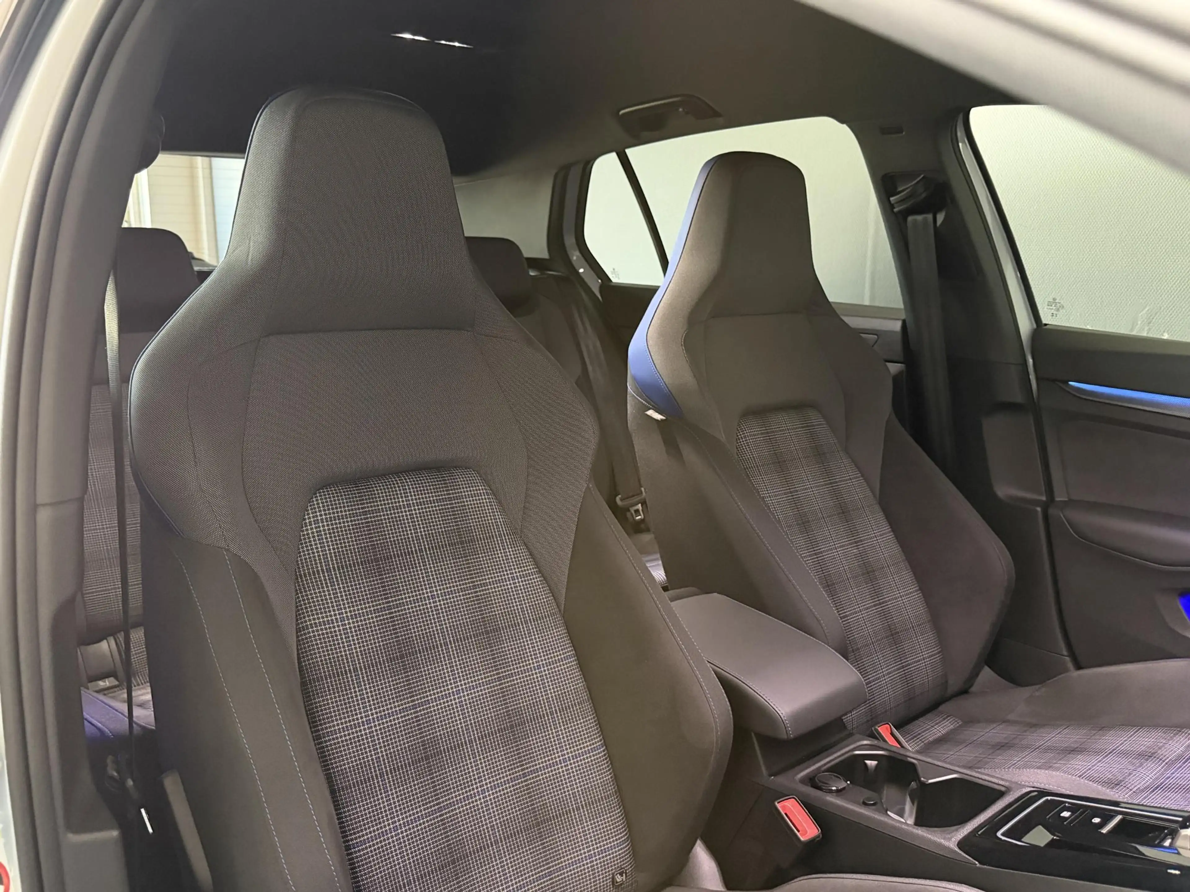 Volkswagen Golf GTE 1.5 eHybrid 272PK SOH 96% | Adaptive cruise | Head — photo 20