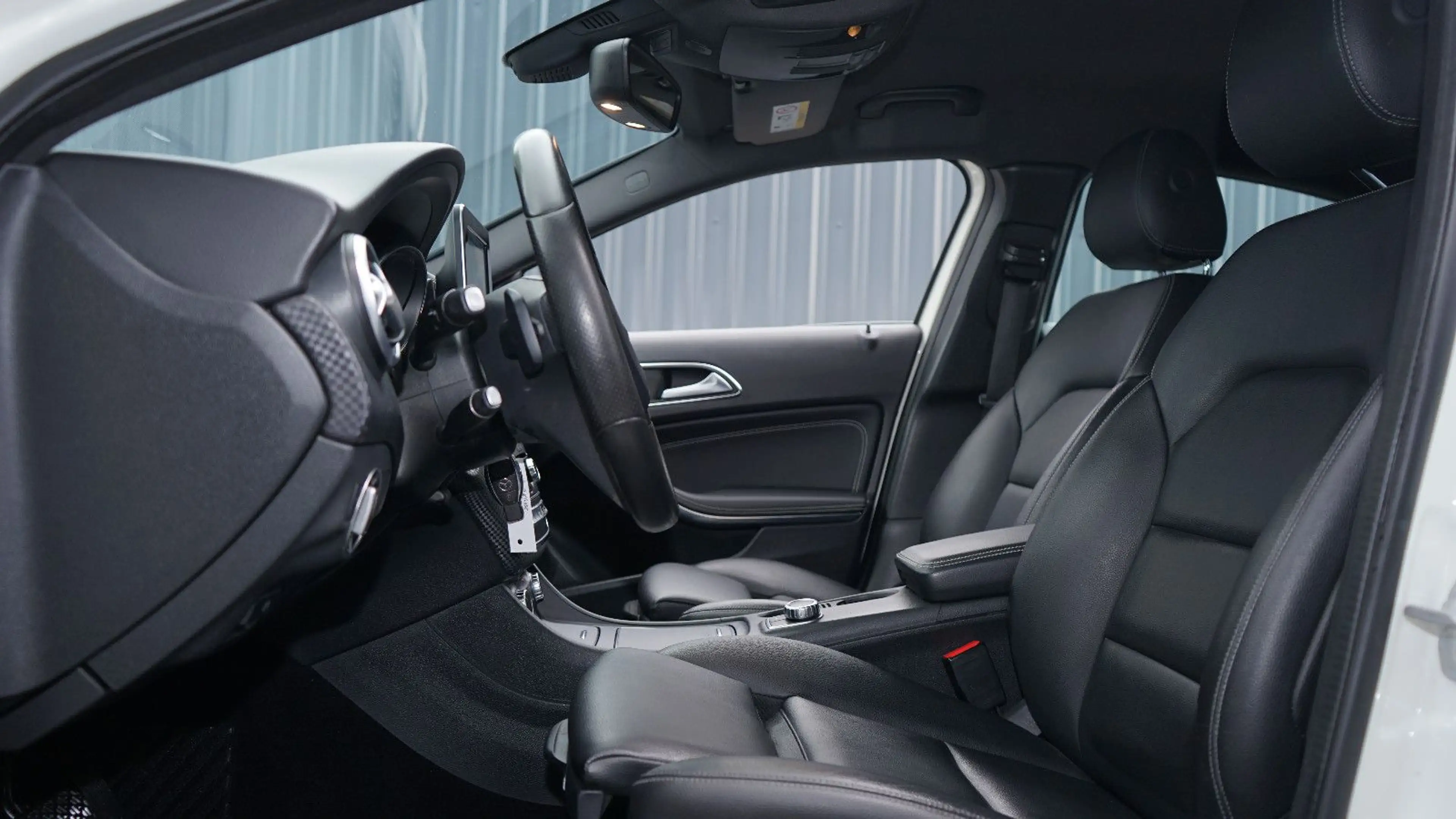 Mercedes-Benz A 200 *NAVI*LED-SCHEINWERFER*LEDER* — photo 6