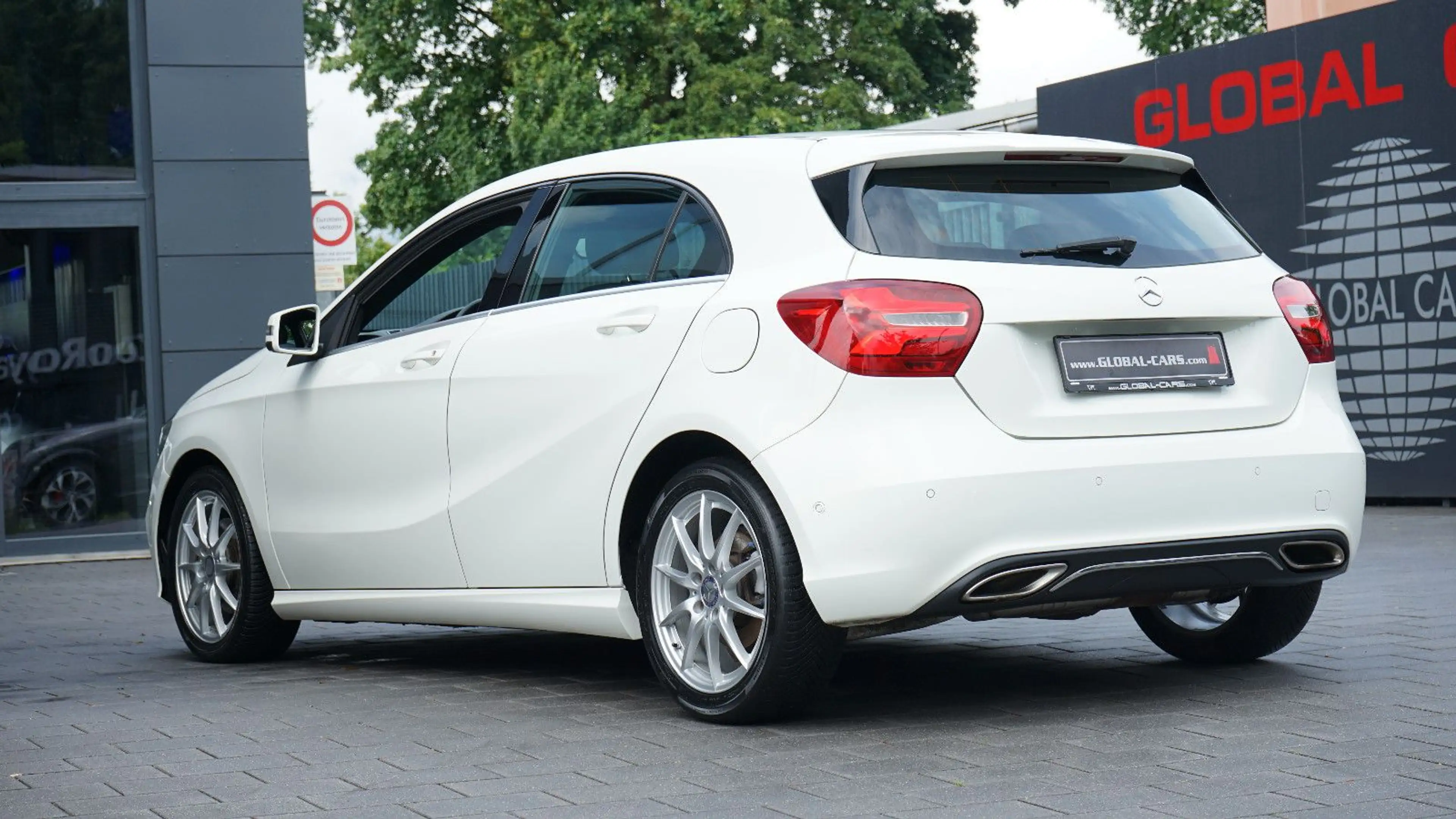 Mercedes-Benz A 200 *NAVI*LED-SCHEINWERFER*LEDER* — photo 2