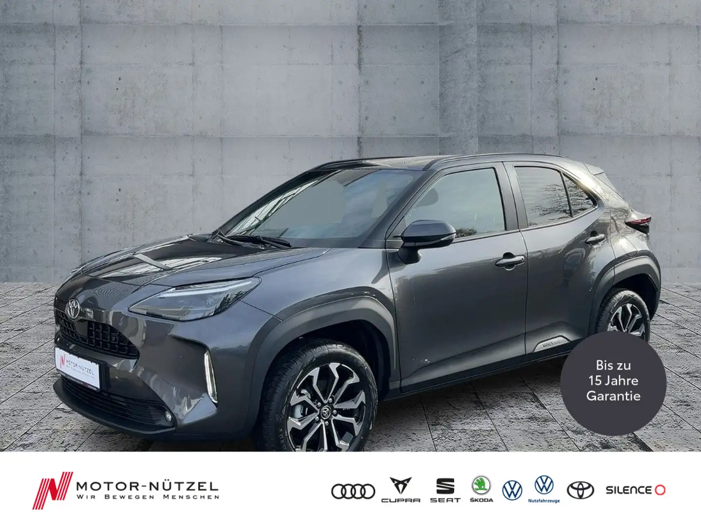 Toyota Yaris Cross 1.5Hybrid TEAMPLAYER LED+NAV+ACC+RFK Gris - 1