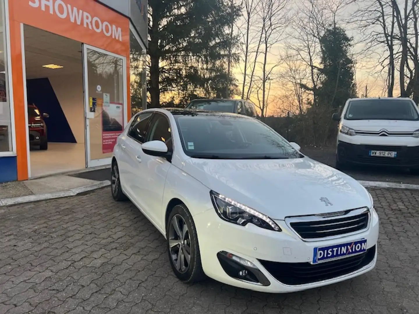 Peugeot 308 1.2   - 130 - BV EAT6  ALLURE - TOIT PANORAMIQUE Blanc - 1