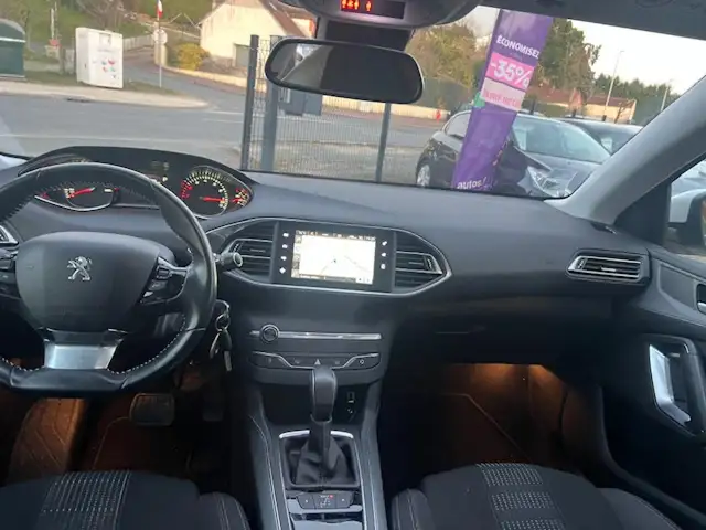 Peugeot 308 view 7