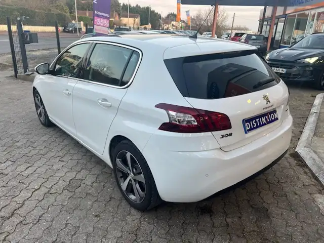 Peugeot 308 view 4