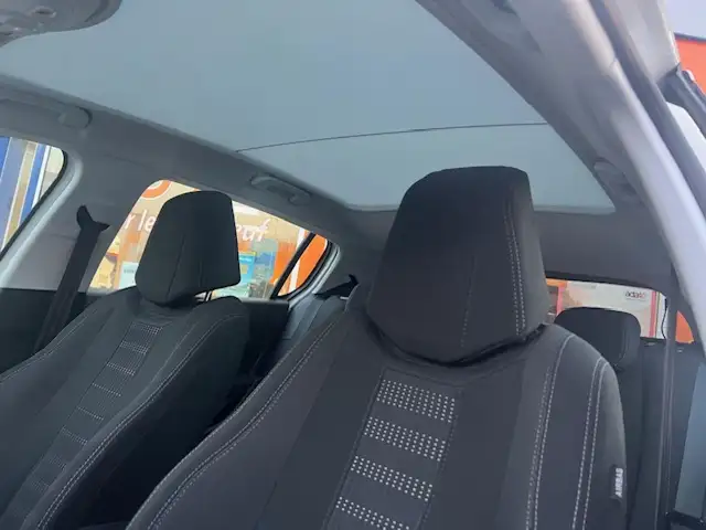 Peugeot 308 view 8