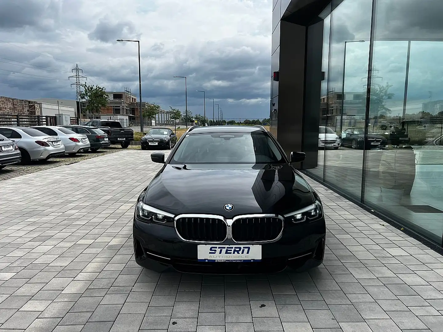 BMW 520 d 48 V Touring Aut. *Bowers & Wilkins*Ambiente* Schwarz - 2