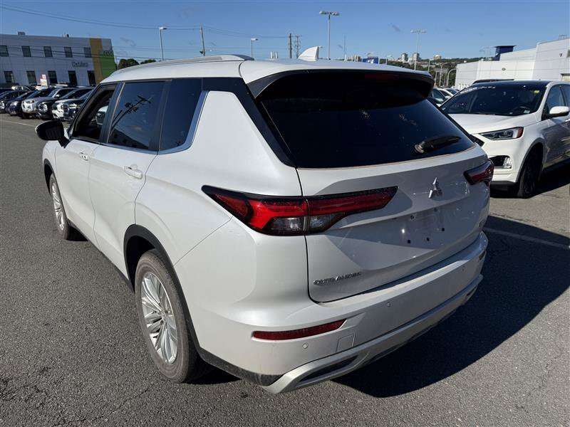 2022 Mitsubishi Outlander SE — снимка 1