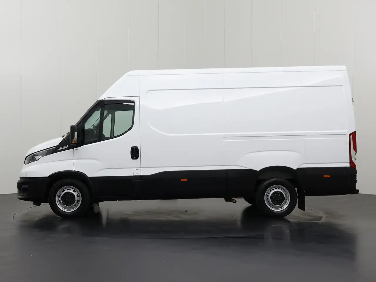 Iveco Daily 2024 — фото 12