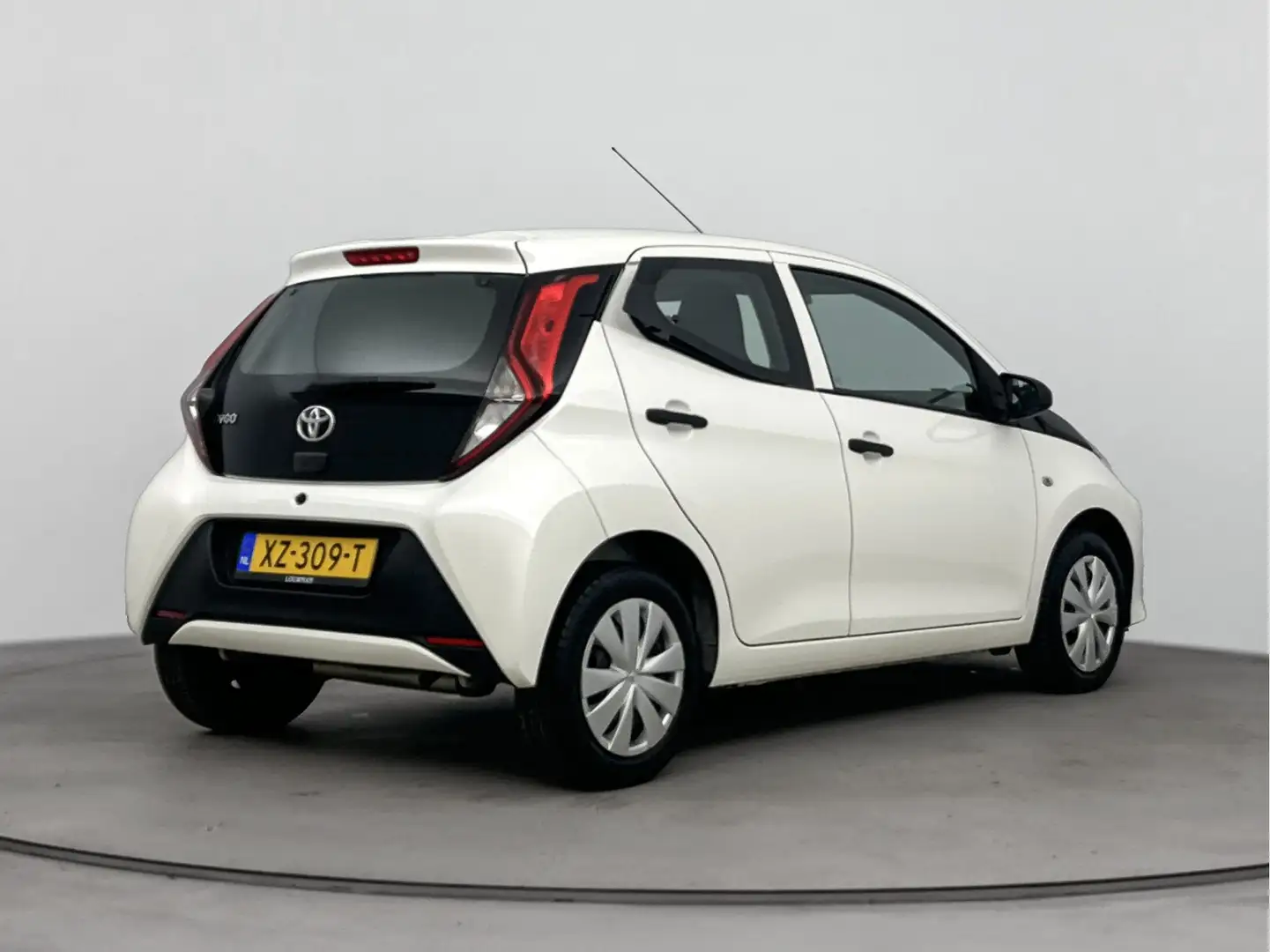 Toyota Aygo 1.0 VVT-i x-fun | Airco | Bluetooth | Radio | Bianco - 2