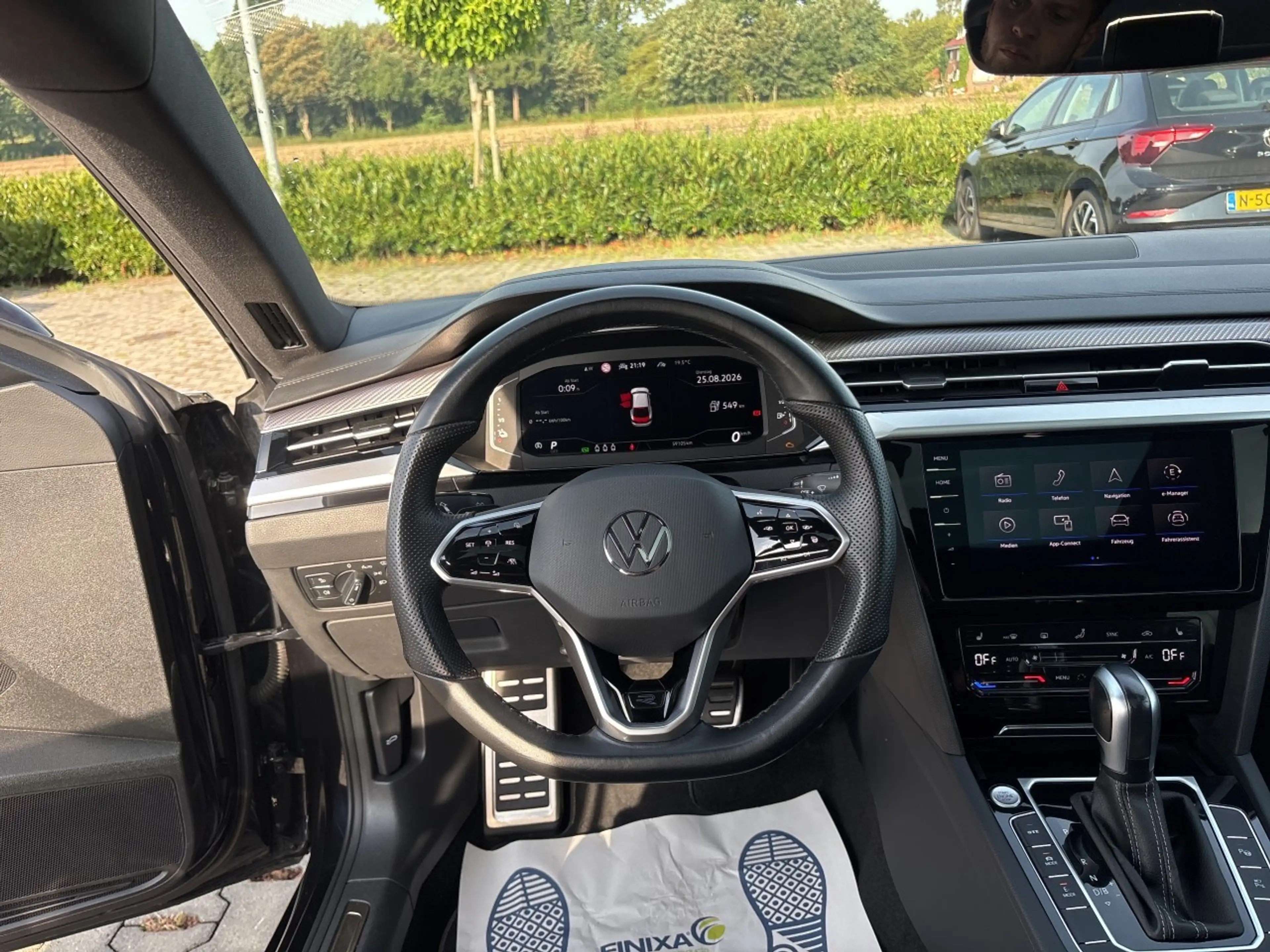 Volkswagen Arteon R-Line eHybrid Pano/AHK/StdHzg/IQLight — photo 14