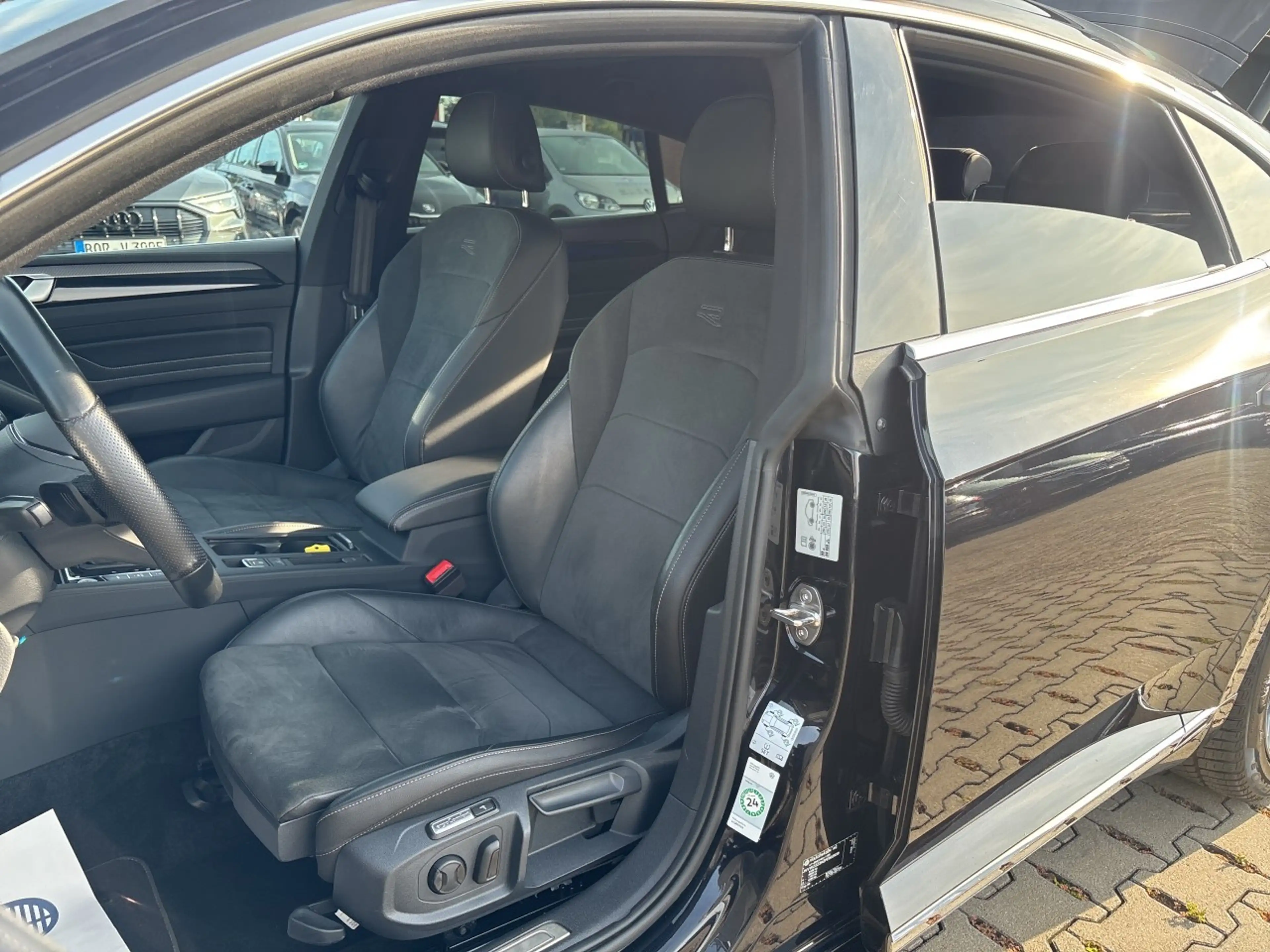 Volkswagen Arteon R-Line eHybrid Pano/AHK/StdHzg/IQLight — photo 12