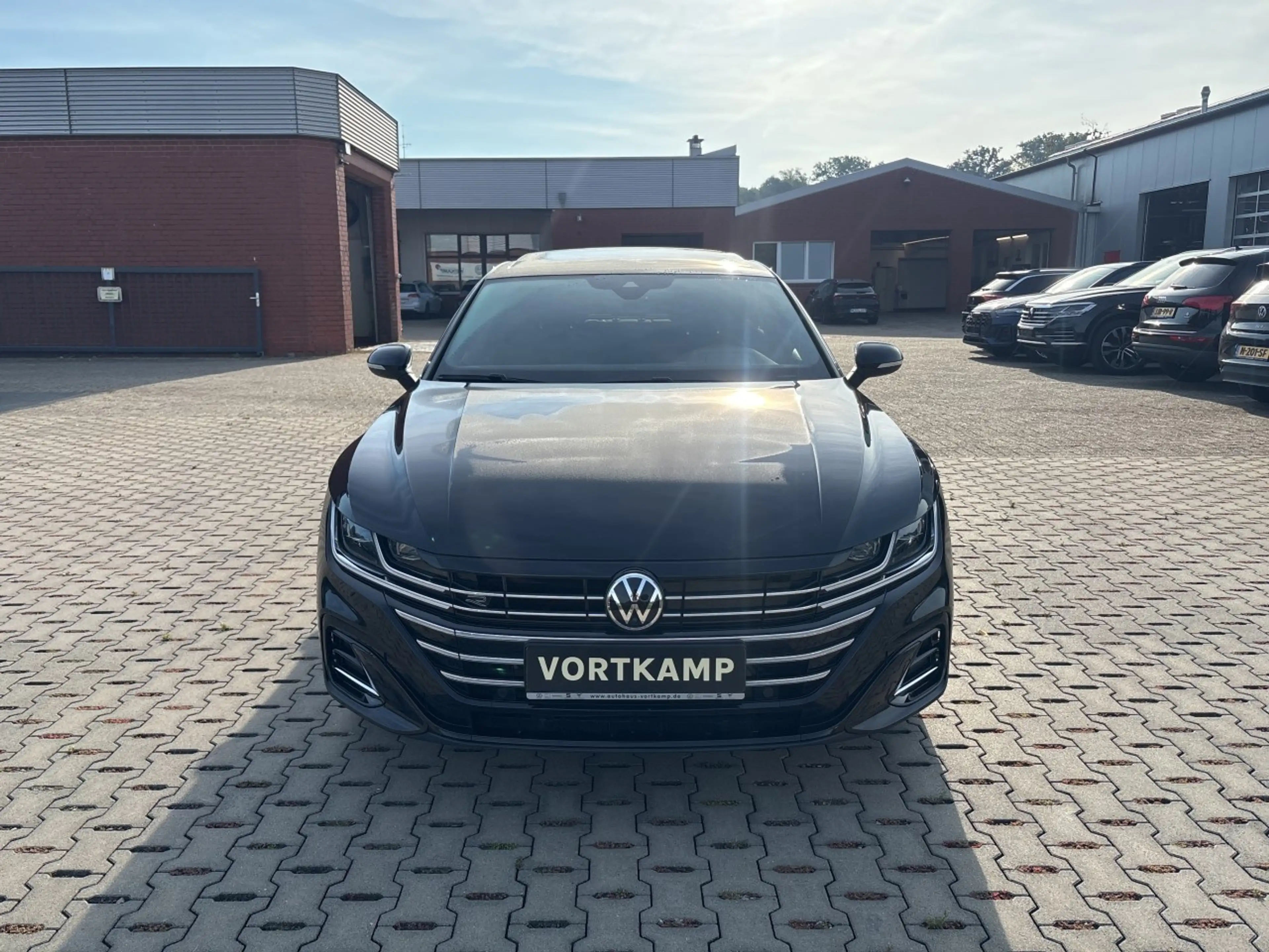 Volkswagen Arteon R-Line eHybrid Pano/AHK/StdHzg/IQLight — photo 3