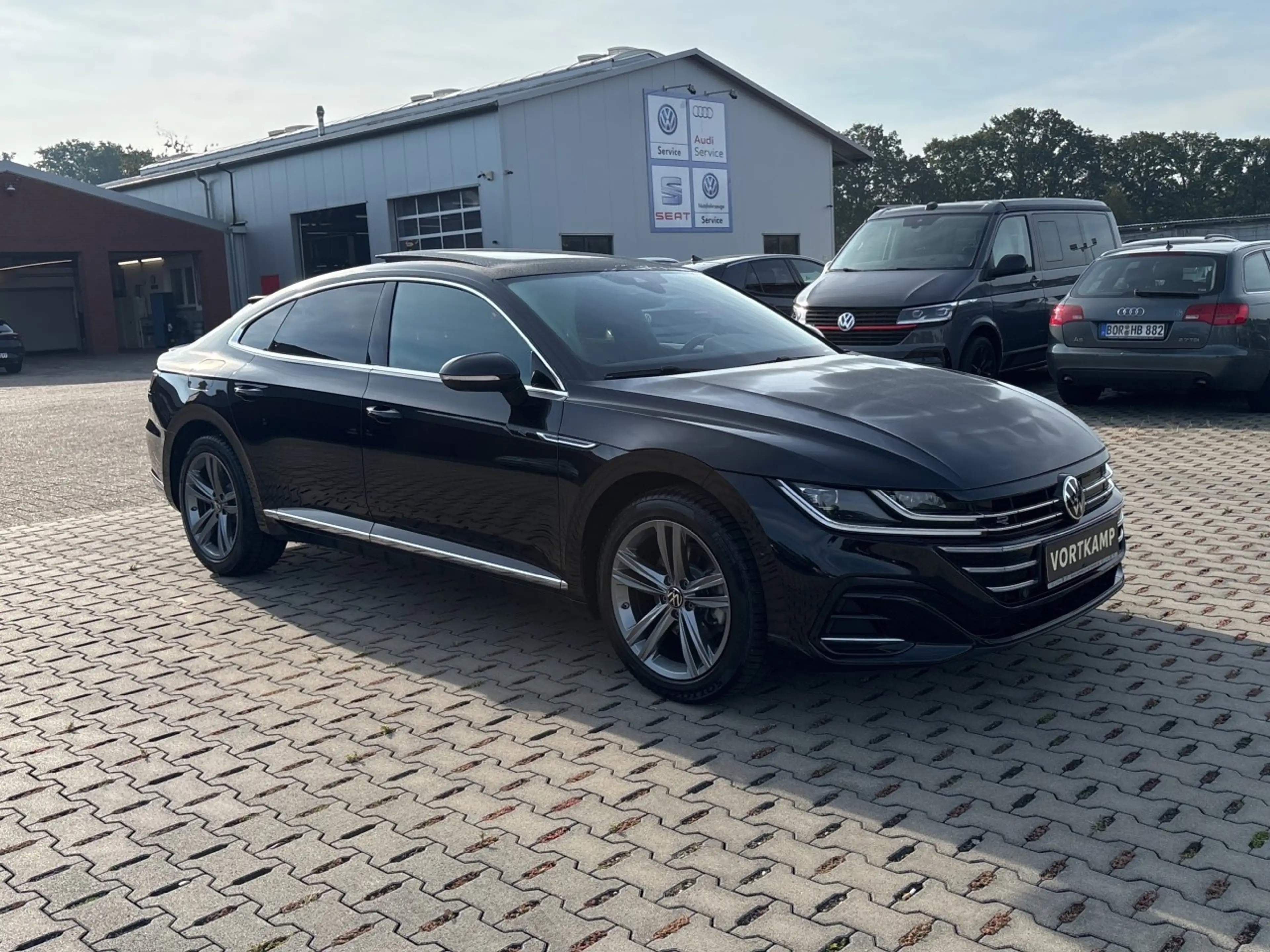 Volkswagen Arteon R-Line eHybrid Pano/AHK/StdHzg/IQLight — photo 4