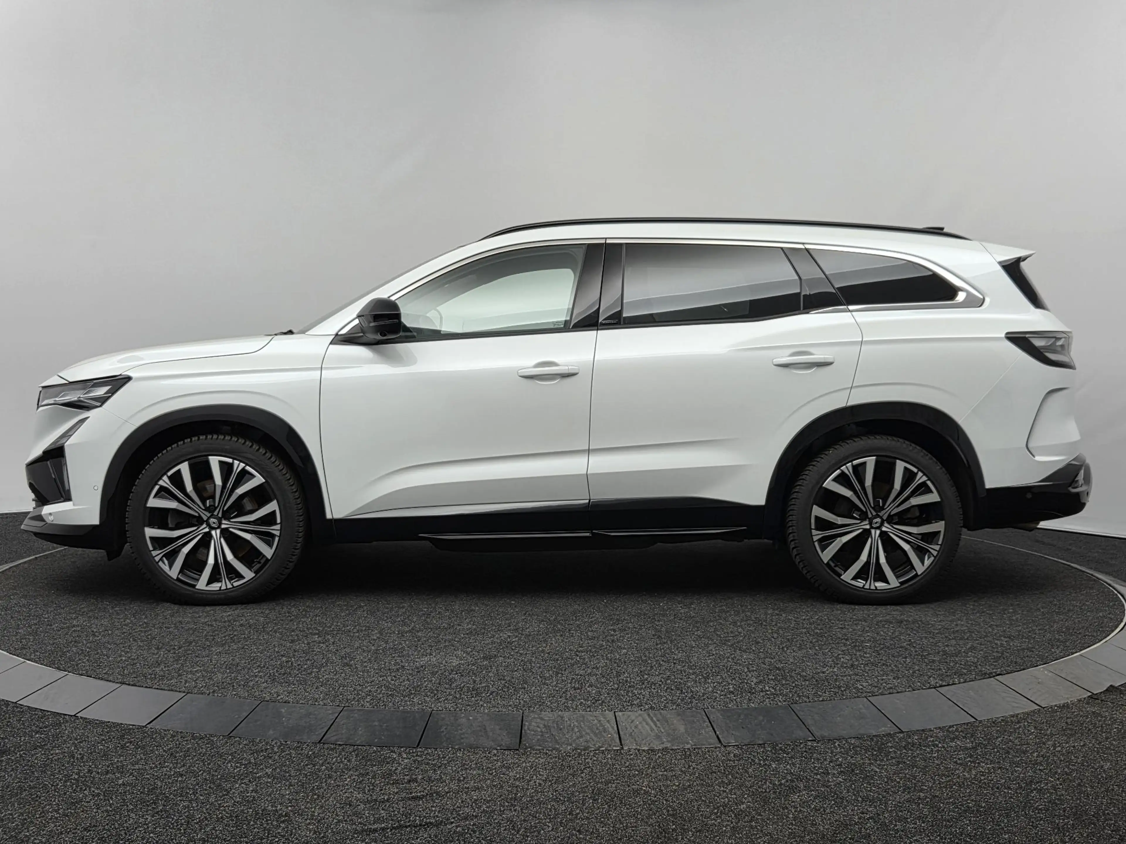 Renault Espace E-Tech full hybrid 200 iconic 7p. | Harman/Kardon — photo 20
