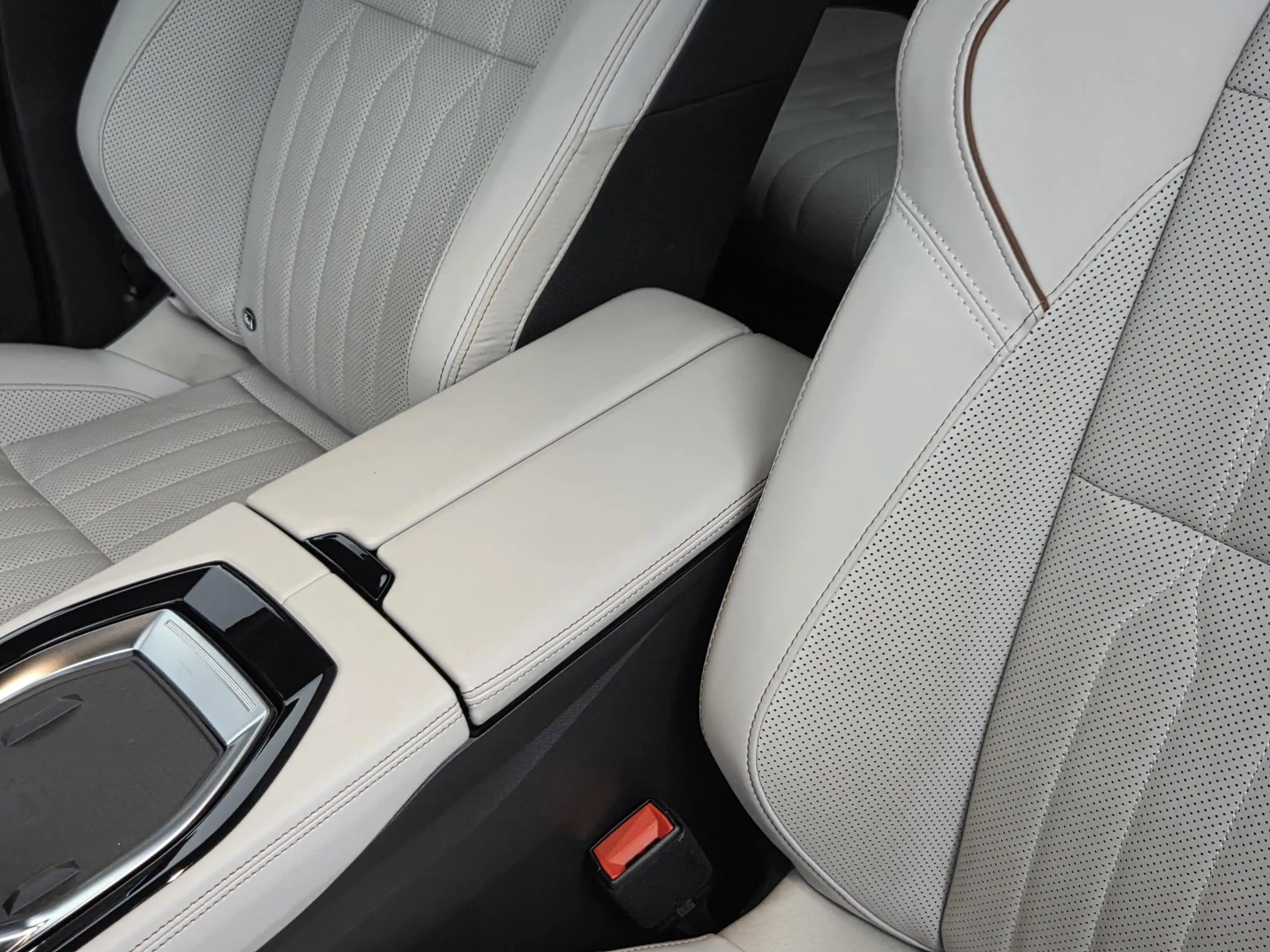 Renault Espace E-Tech full hybrid 200 iconic 7p. | Harman/Kardon — photo 8