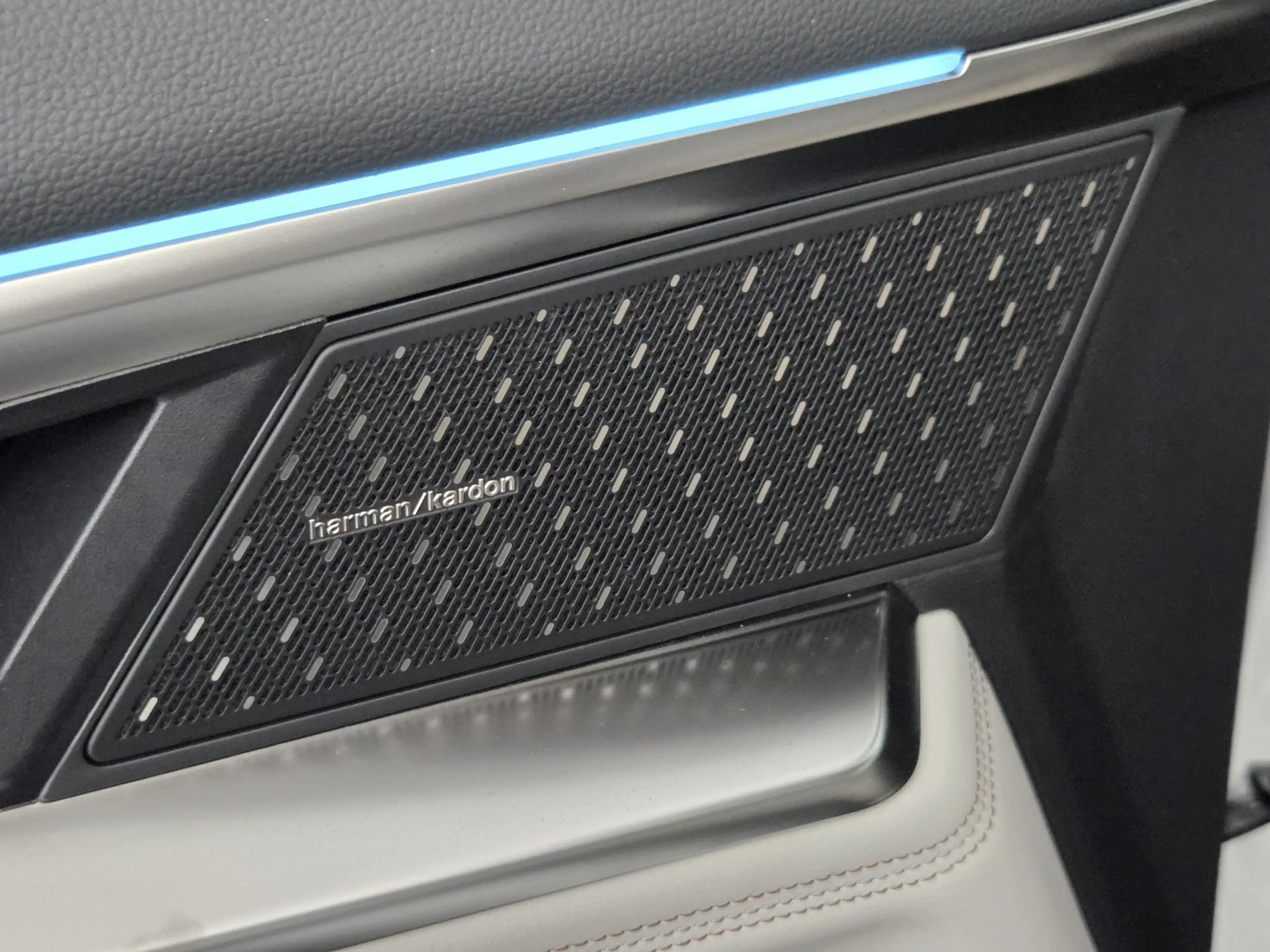 Renault Espace E-Tech full hybrid 200 iconic 7p. | Harman/Kardon — photo 43