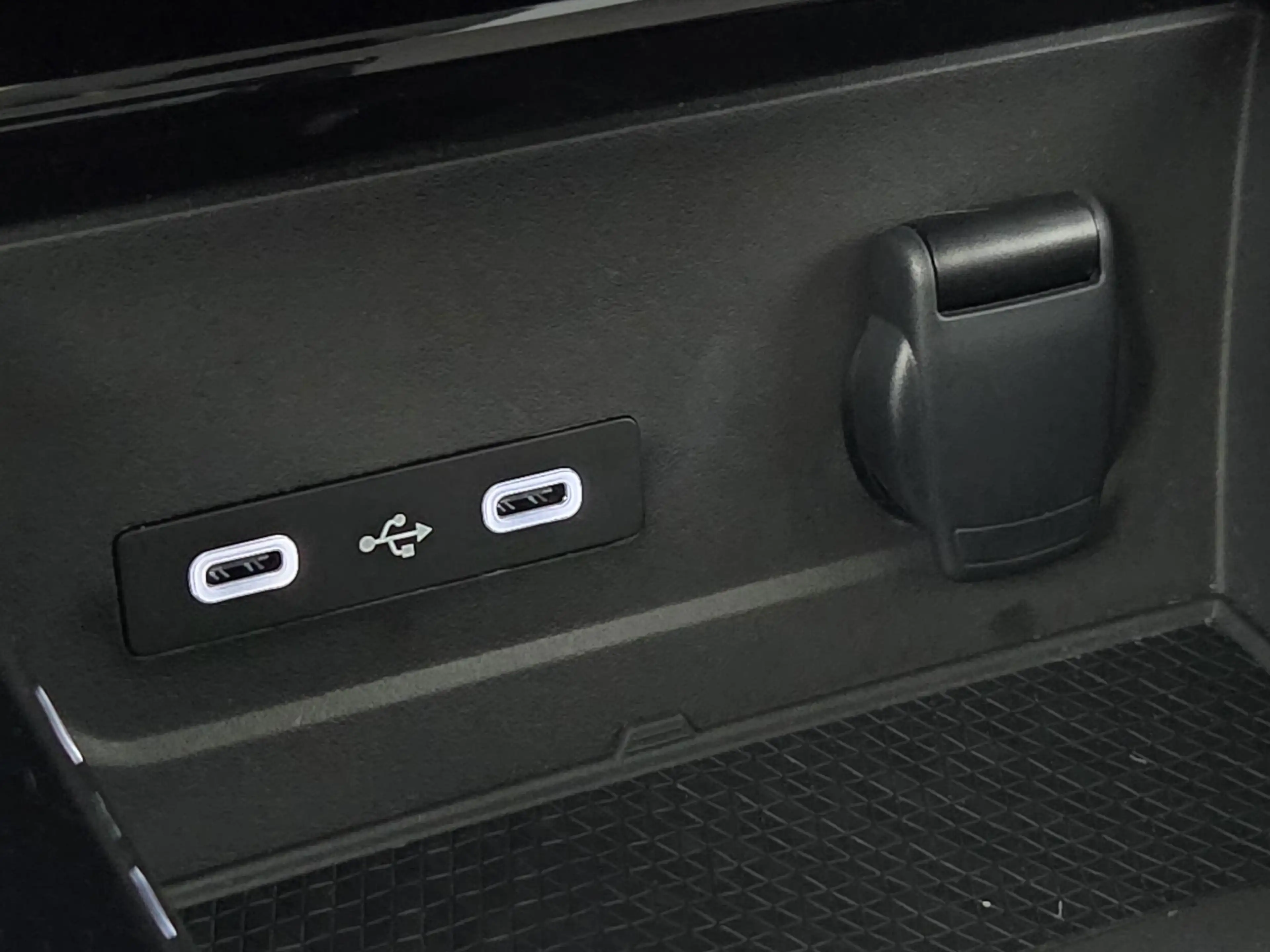 Renault Espace E-Tech full hybrid 200 iconic 7p. | Harman/Kardon — photo 47
