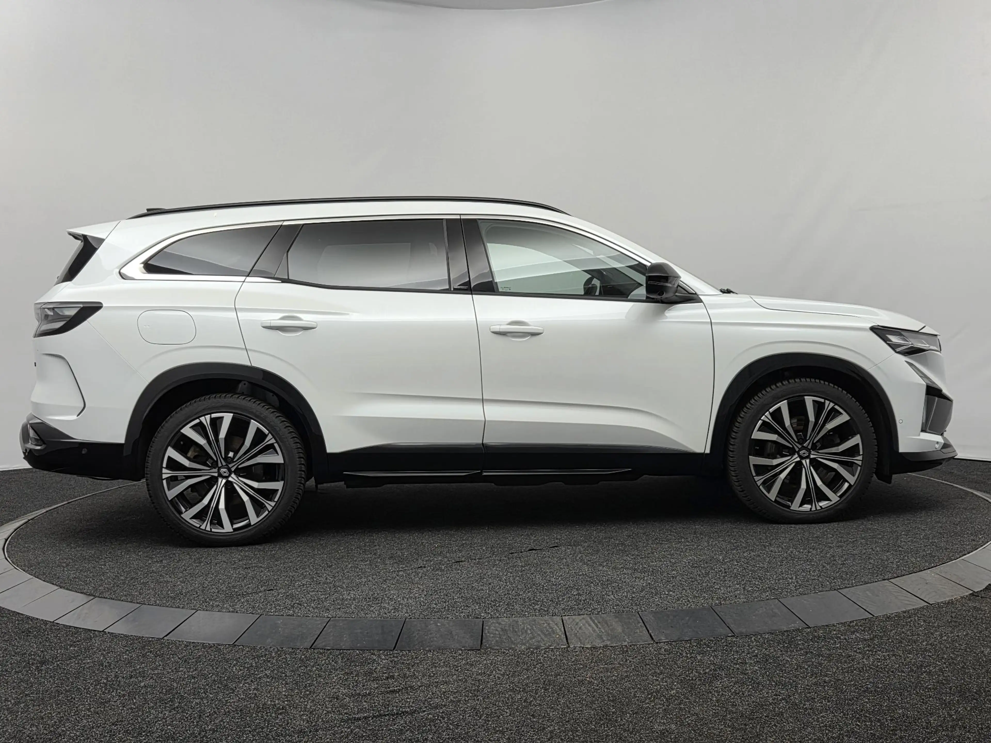 Renault Espace E-Tech full hybrid 200 iconic 7p. | Harman/Kardon — photo 21
