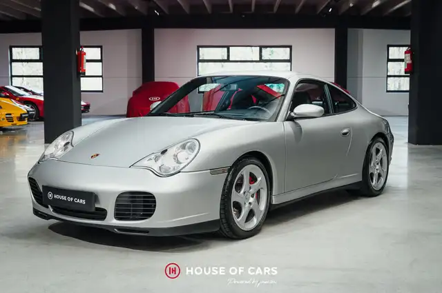 Porsche 911 view 2