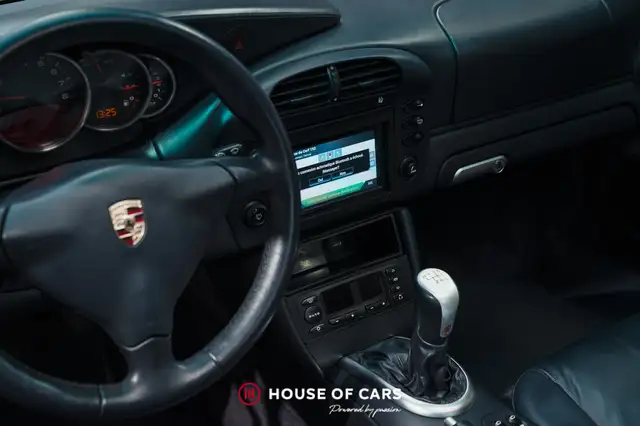 Porsche 911 view 19