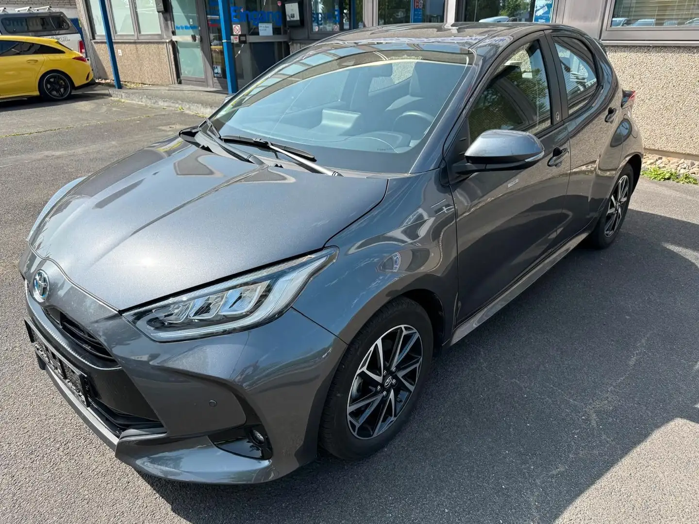 Toyota Yaris Hybrid Team Deutschland Shzg ACC 1.Hand Gris - 1