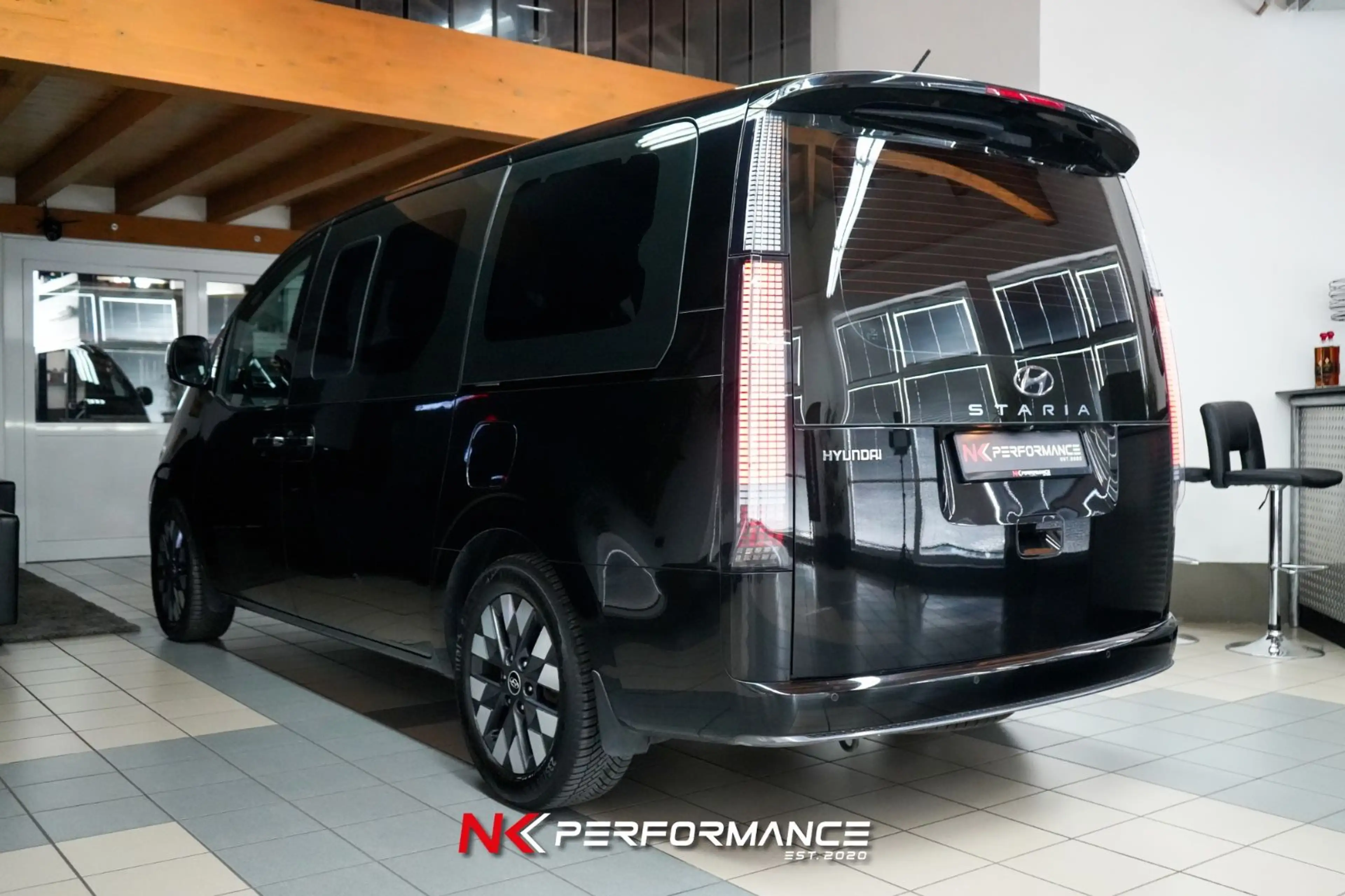Hyundai STARIA Signature 2WD / RELAX-SITZE / 360° / ACC — photo 12