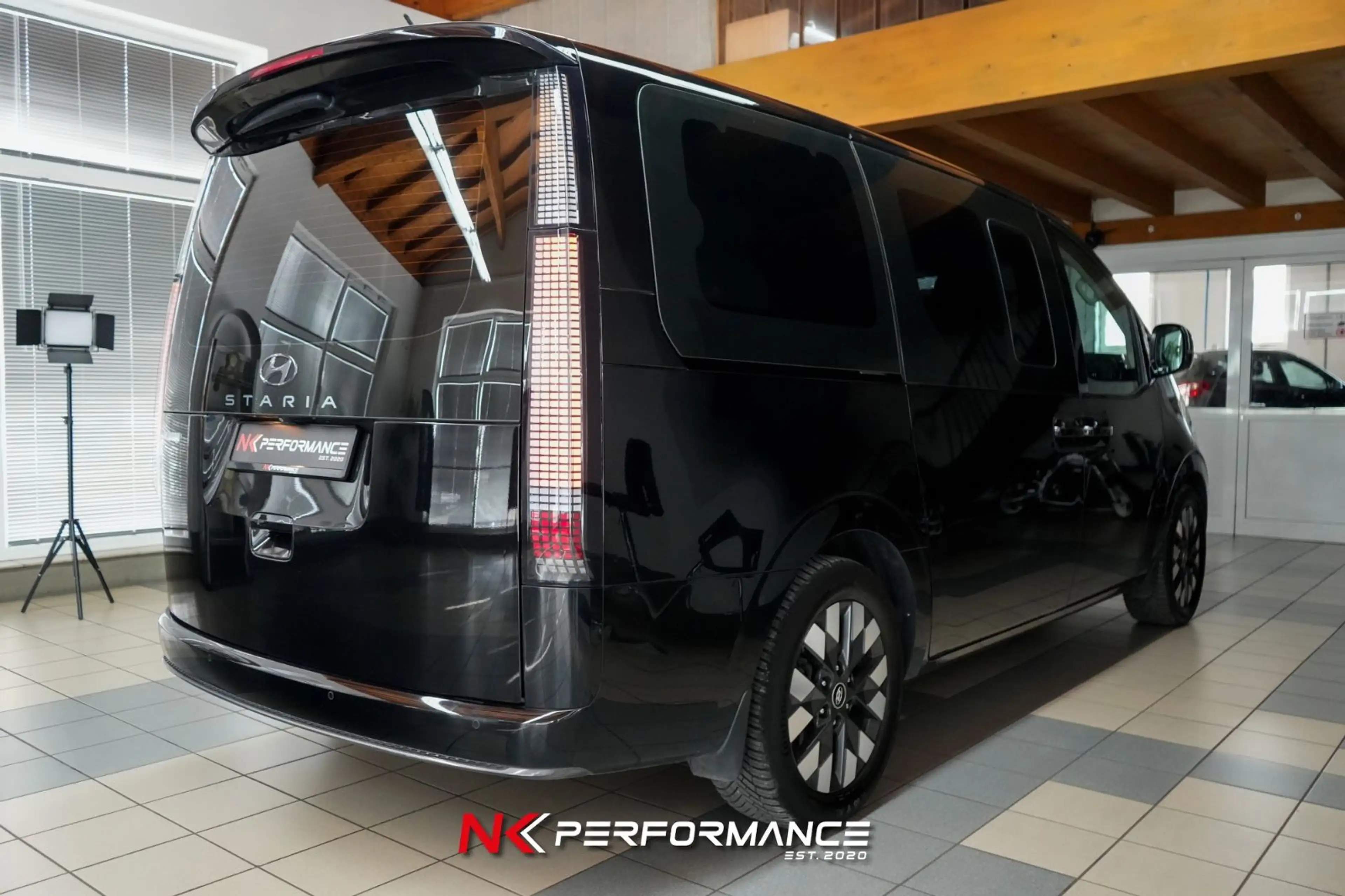 Hyundai STARIA Signature 2WD / RELAX-SITZE / 360° / ACC — photo 7