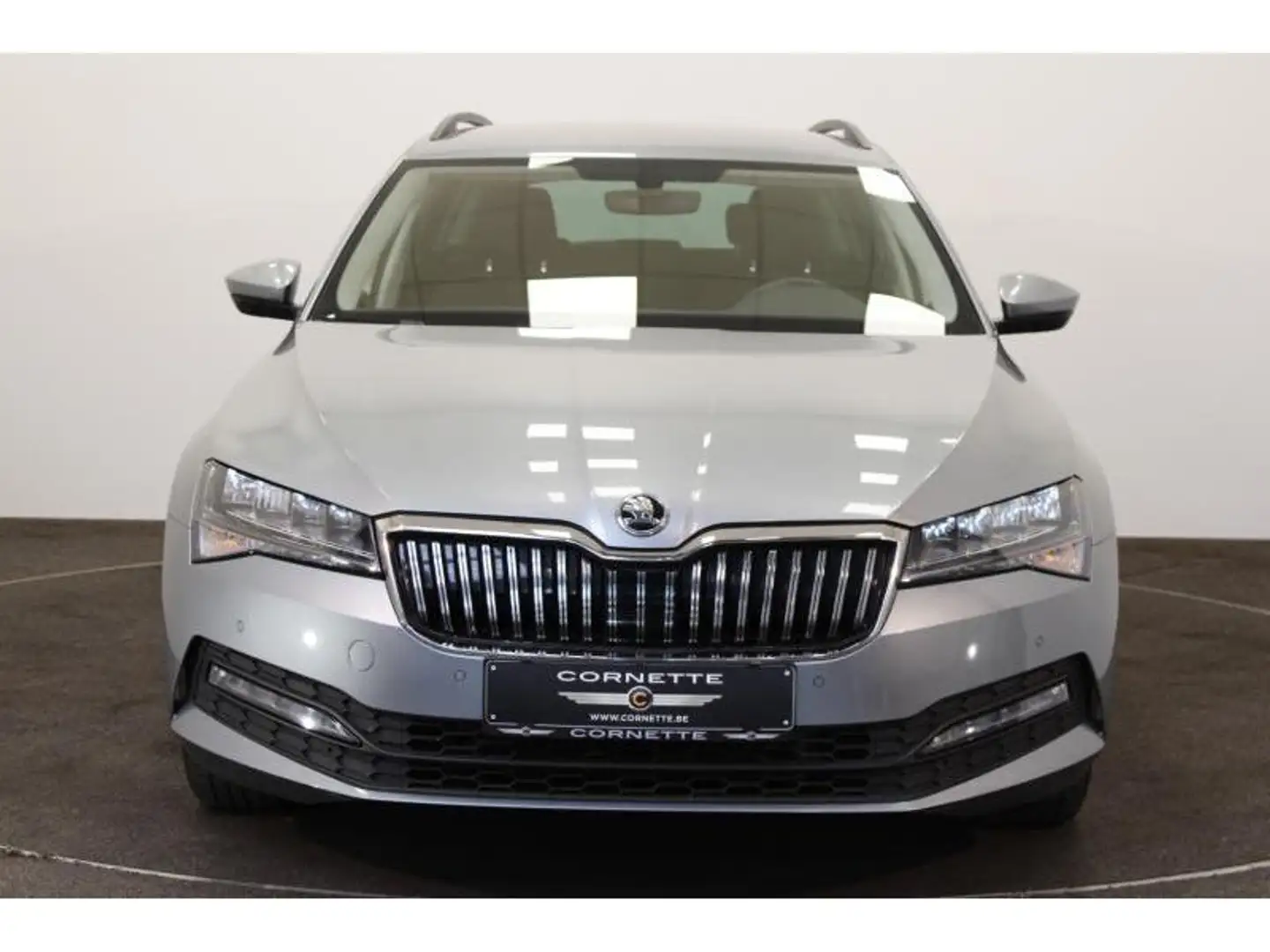 Skoda Superb 1.5 TSI Ambition DSG DAB Camera Zetelverw. LED Grijs - 2