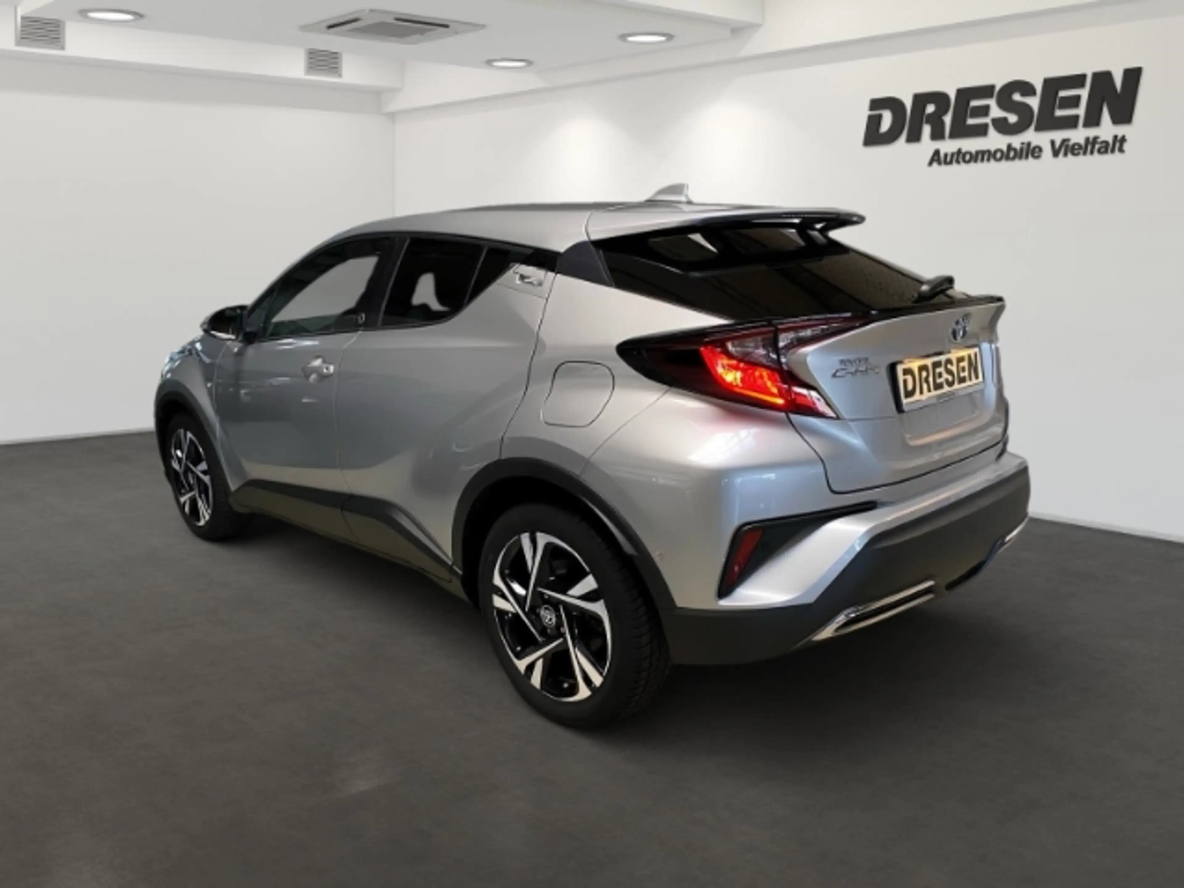 Toyota C-HR 2.0 Hybrid Team Deutschland Navi+Rückfahrkamera+Si — photo 4