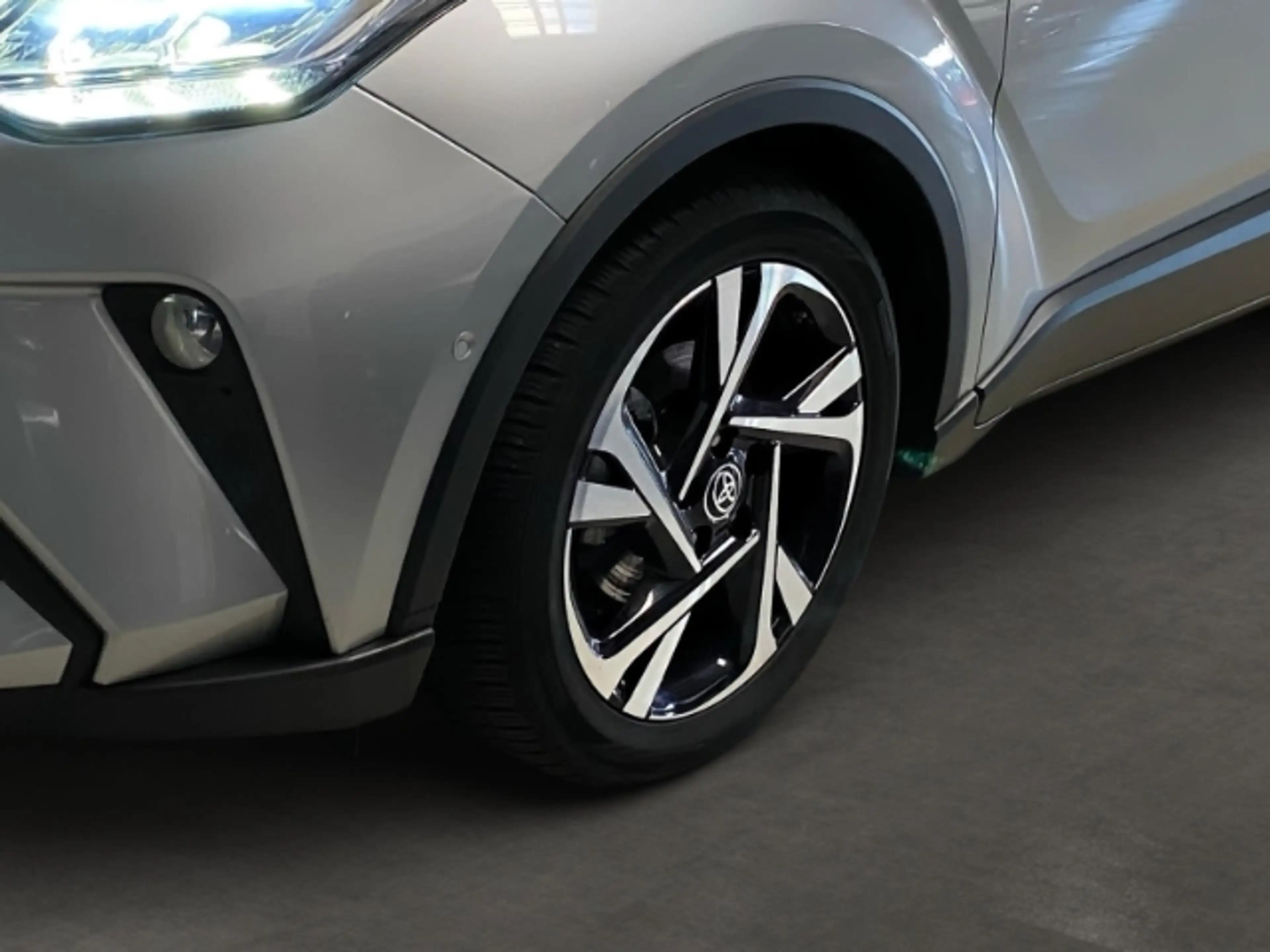 Toyota C-HR 2.0 Hybrid Team Deutschland Navi+Rückfahrkamera+Si — photo 6